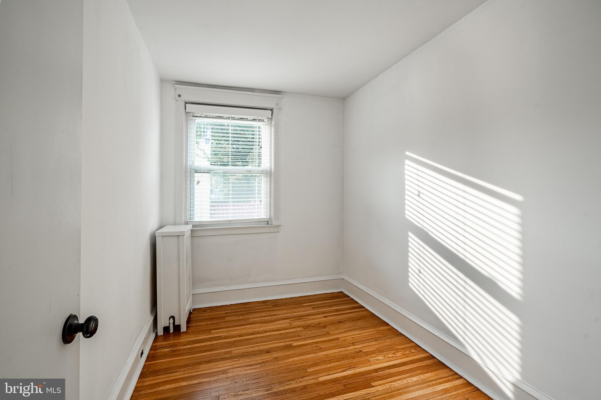 EAST FALLS - Residential