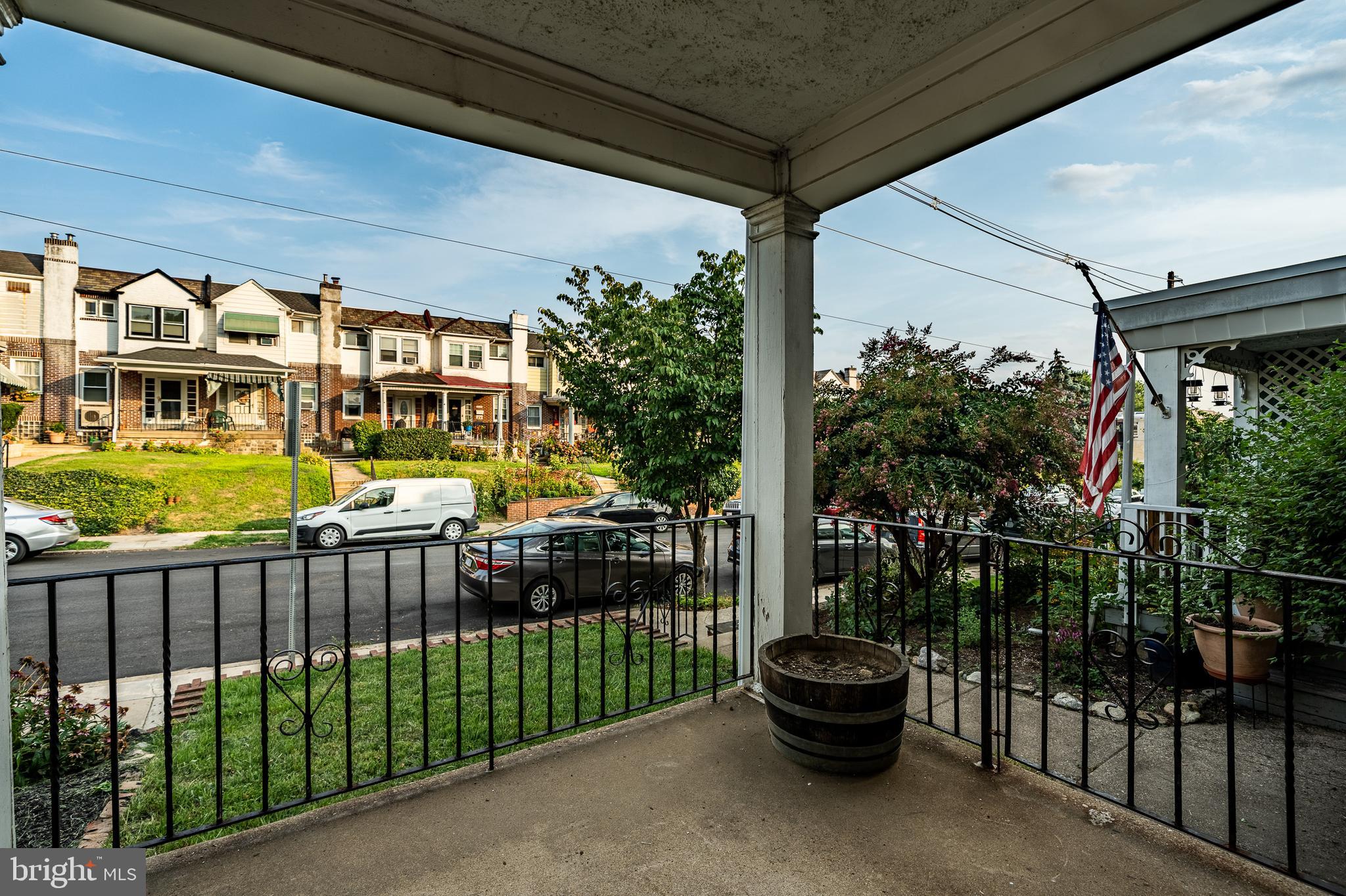 EAST FALLS - Residential