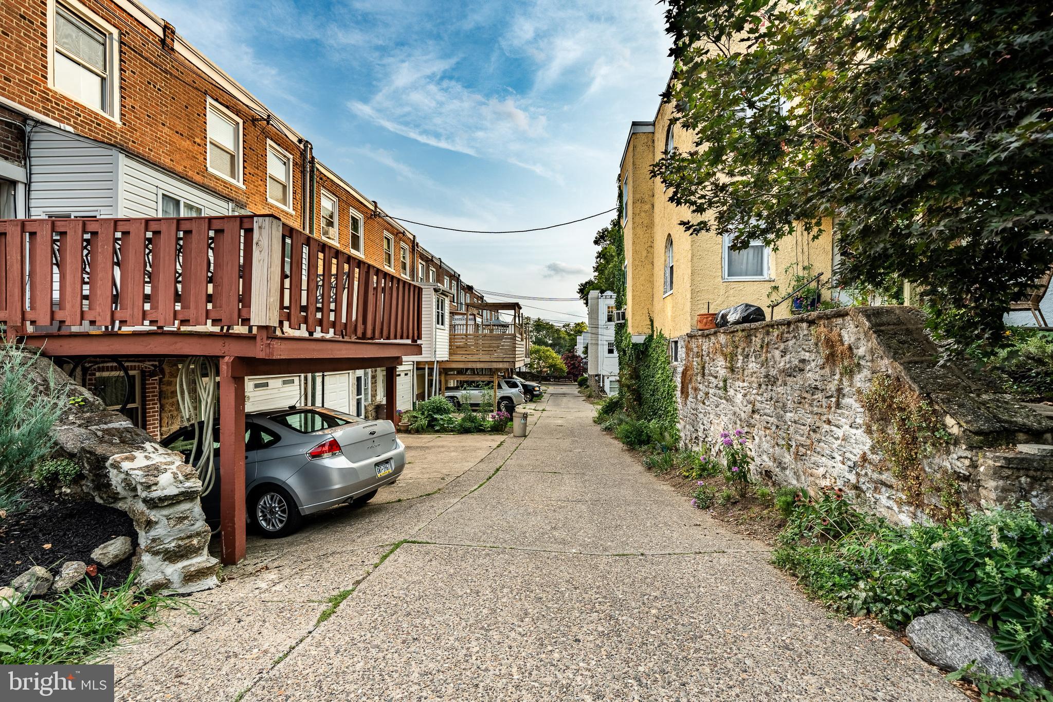 EAST FALLS - Residential