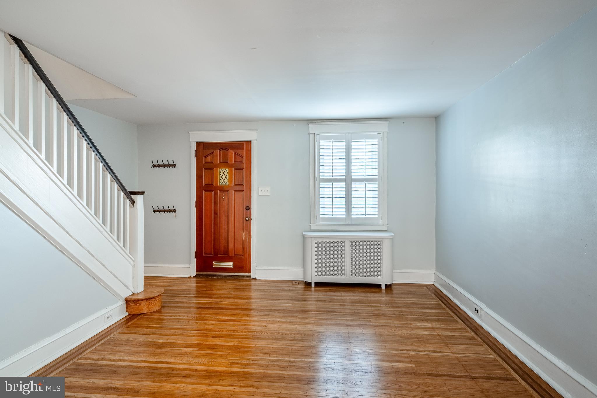 EAST FALLS - Residential