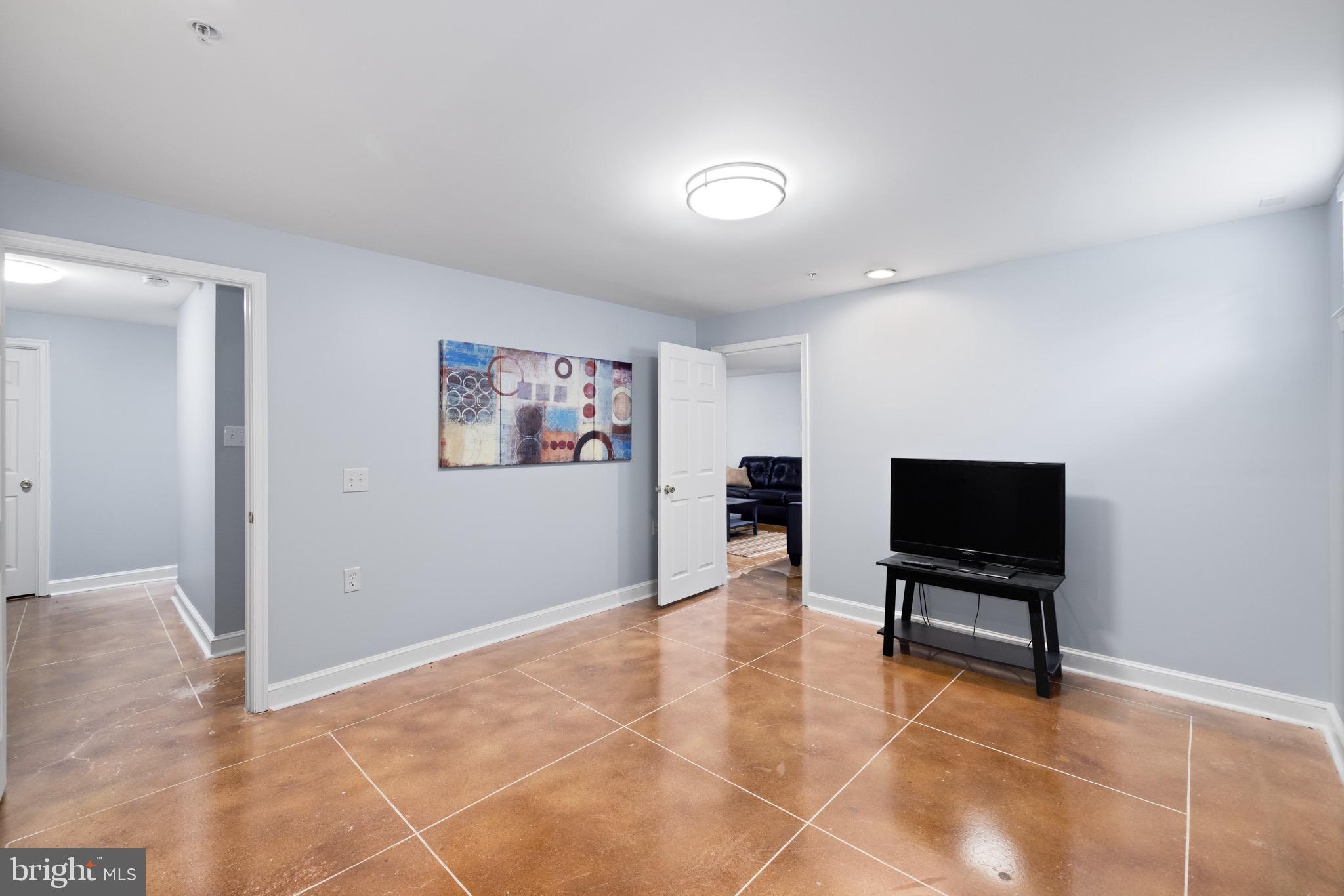 TANTALLON ON THE POTOMAC - Residential