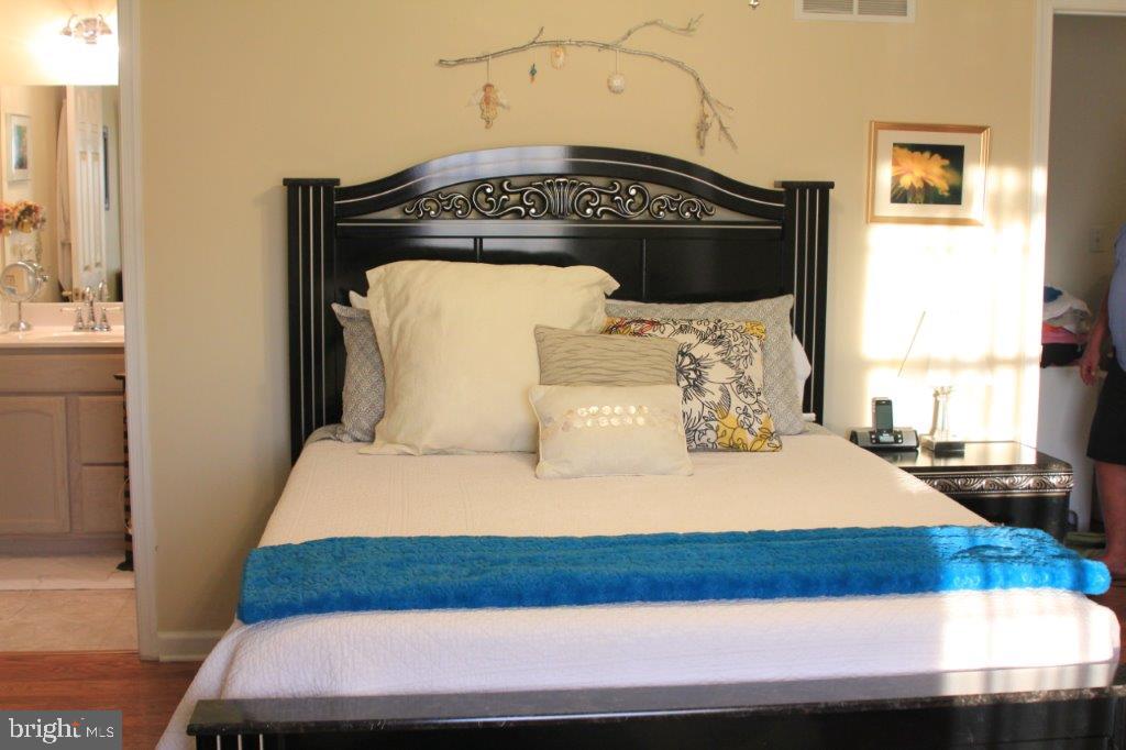 SHERWOOD COURT - Residential