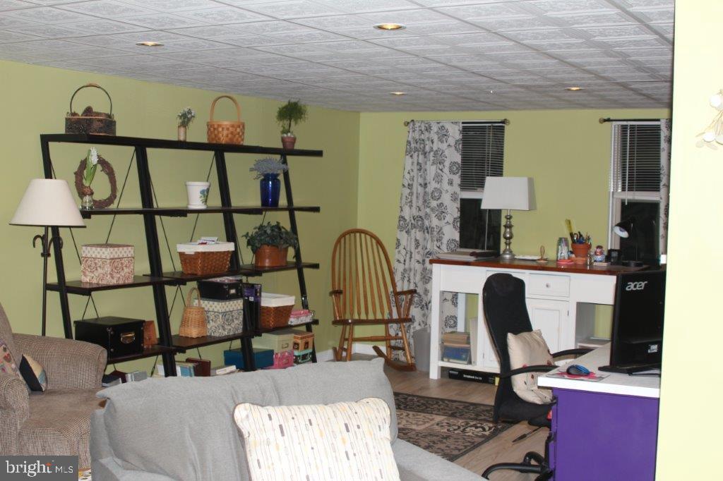 SHERWOOD COURT - Residential