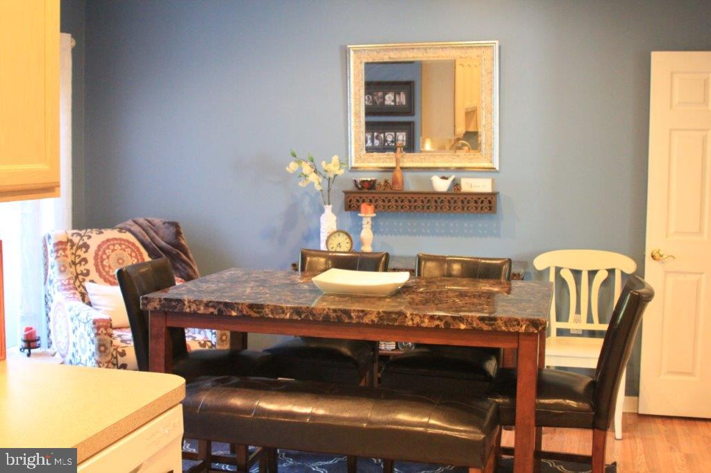 SHERWOOD COURT - Residential