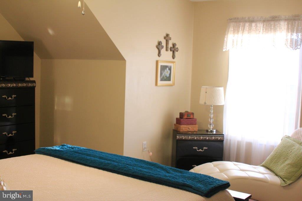 SHERWOOD COURT - Residential