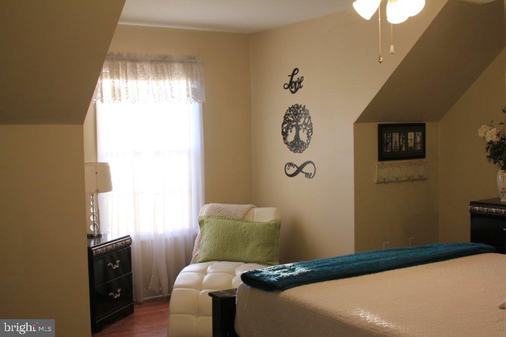 SHERWOOD COURT - Residential