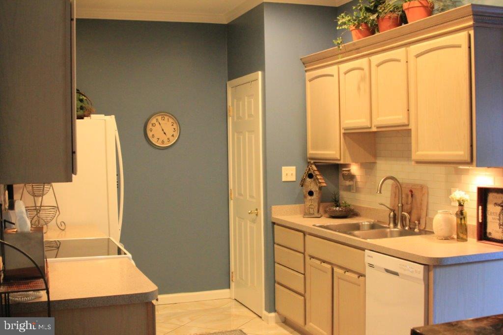 SHERWOOD COURT - Residential