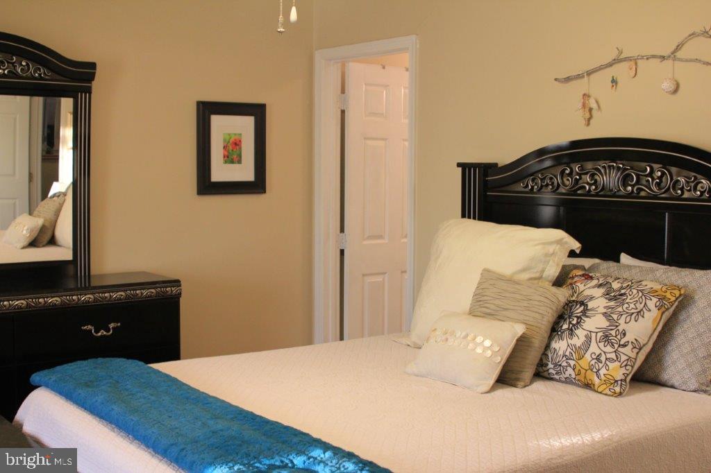 SHERWOOD COURT - Residential