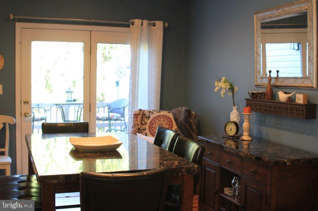 SHERWOOD COURT - Residential