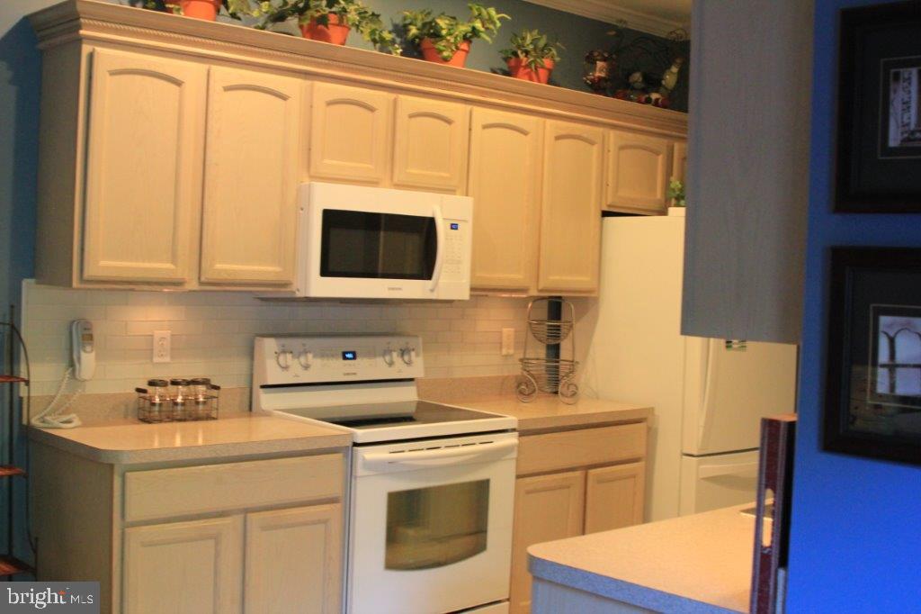 SHERWOOD COURT - Residential