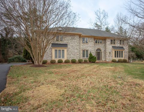 Photo of 9700 Grenadier Court, BETHESDA, MD 20817 (MLS # MDMC2211468)