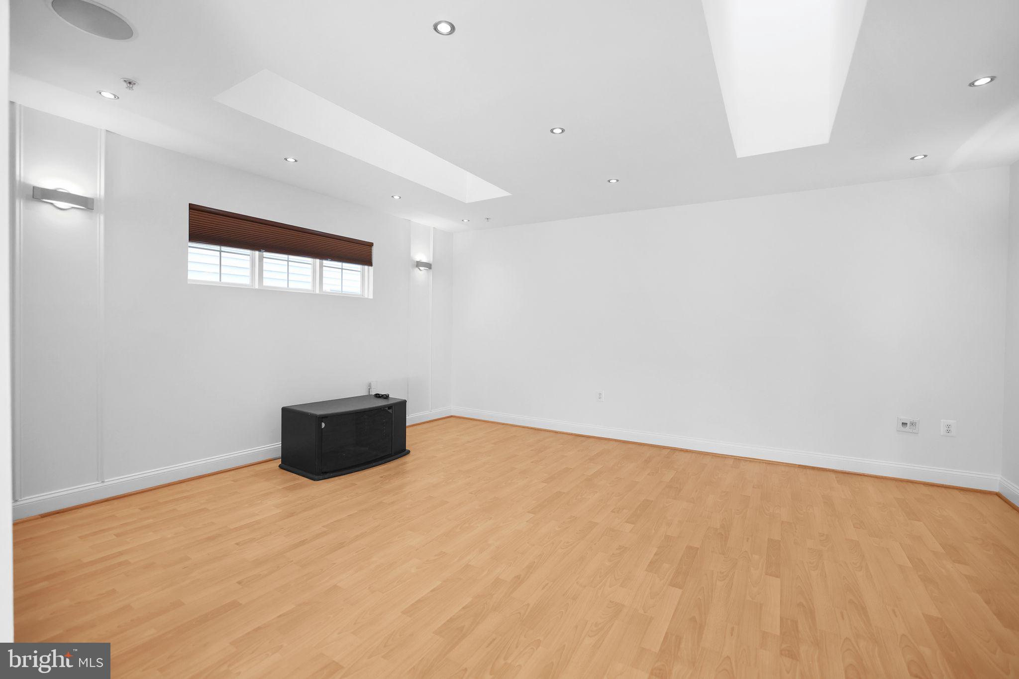 CLARKSBURG TOWN CENTER - Residential Lease