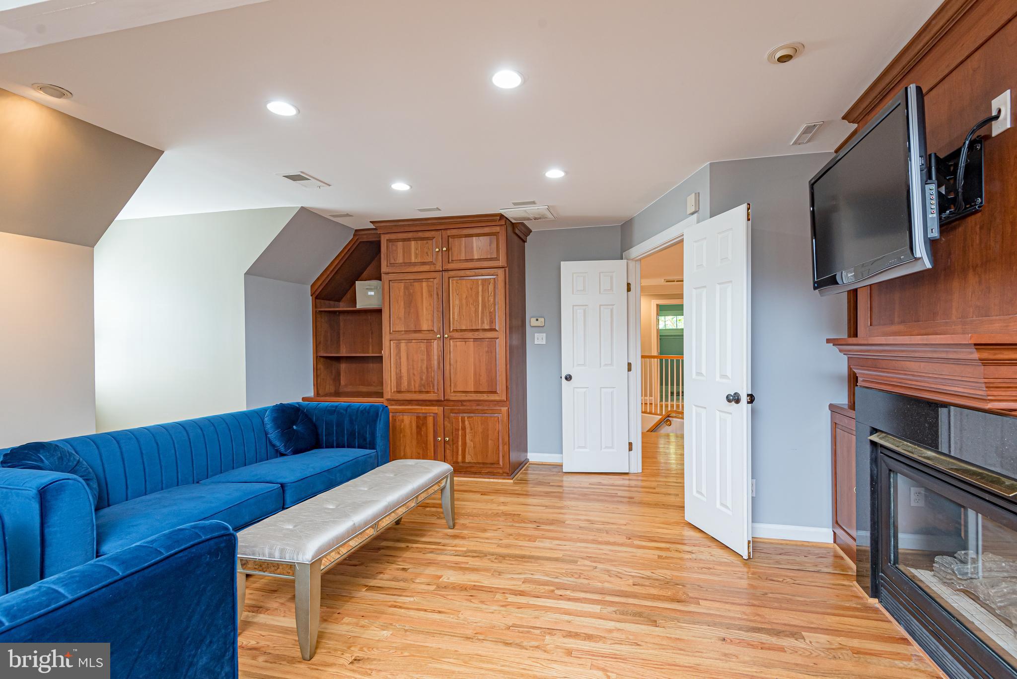 SLEEPY HOLLOW - Residential