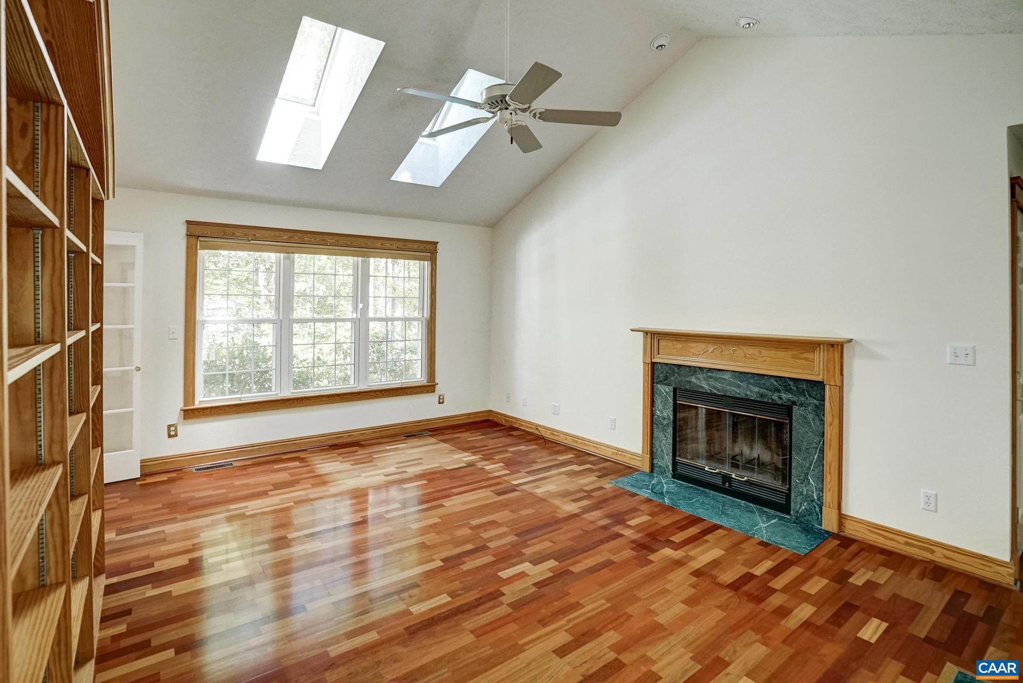 LAKE MONTICELLO - Residential