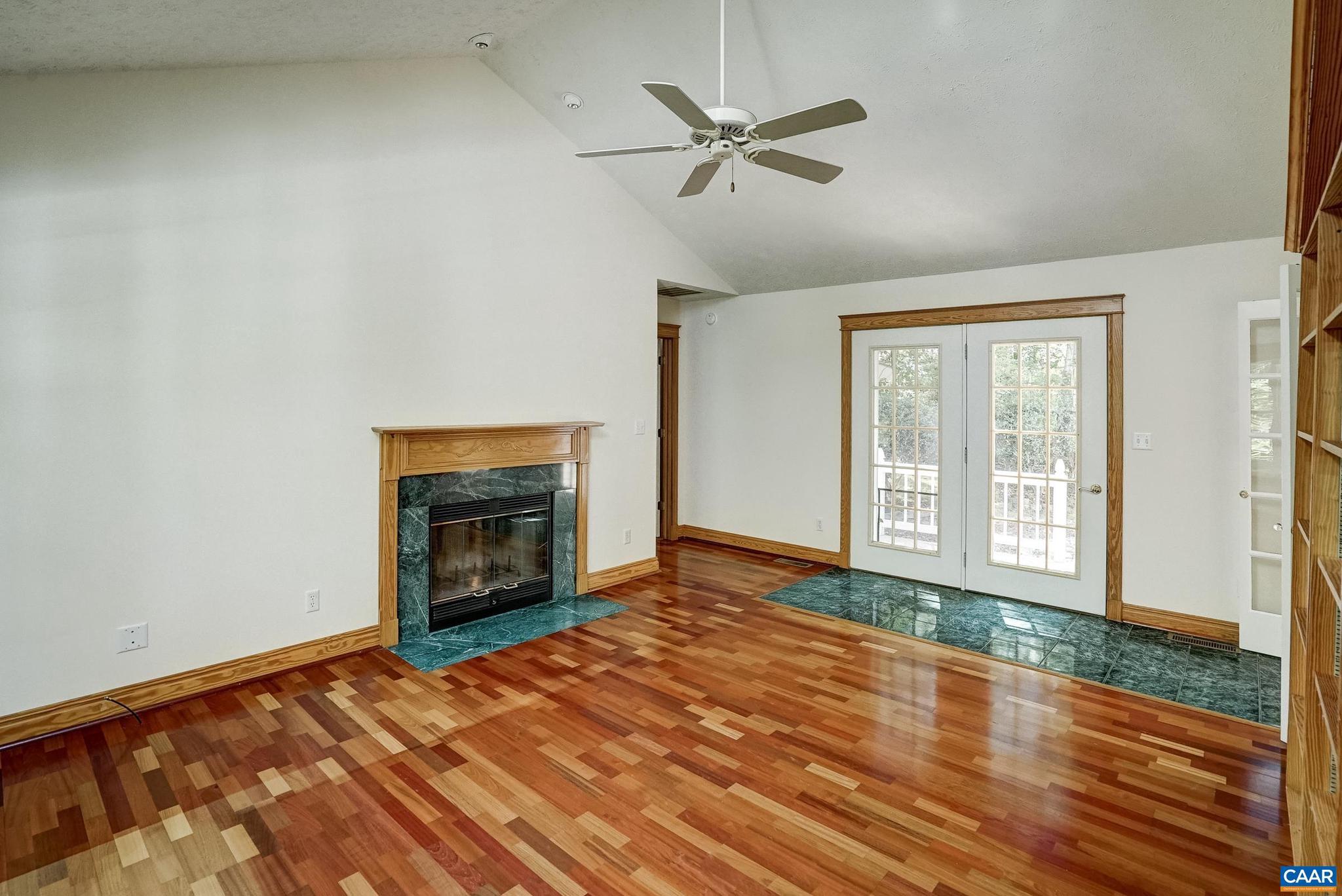 LAKE MONTICELLO - Residential