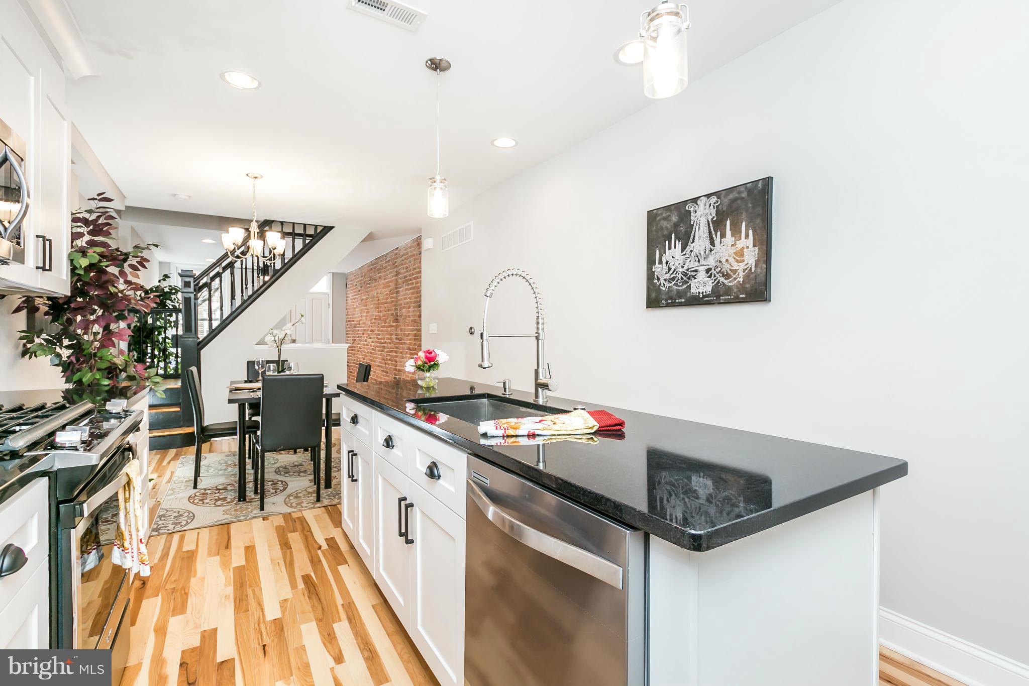 LOCUST POINT - Residential