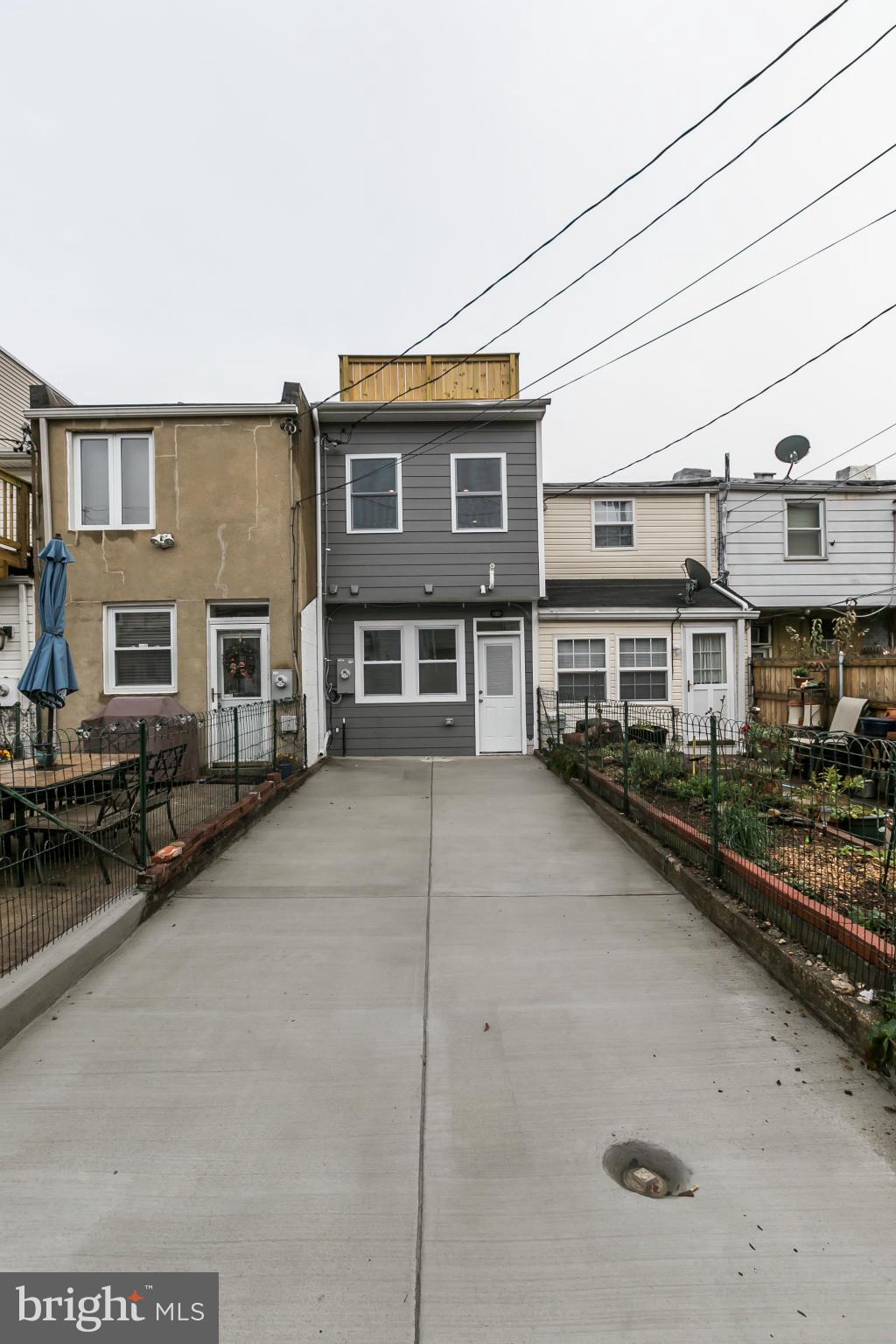 LOCUST POINT - Residential