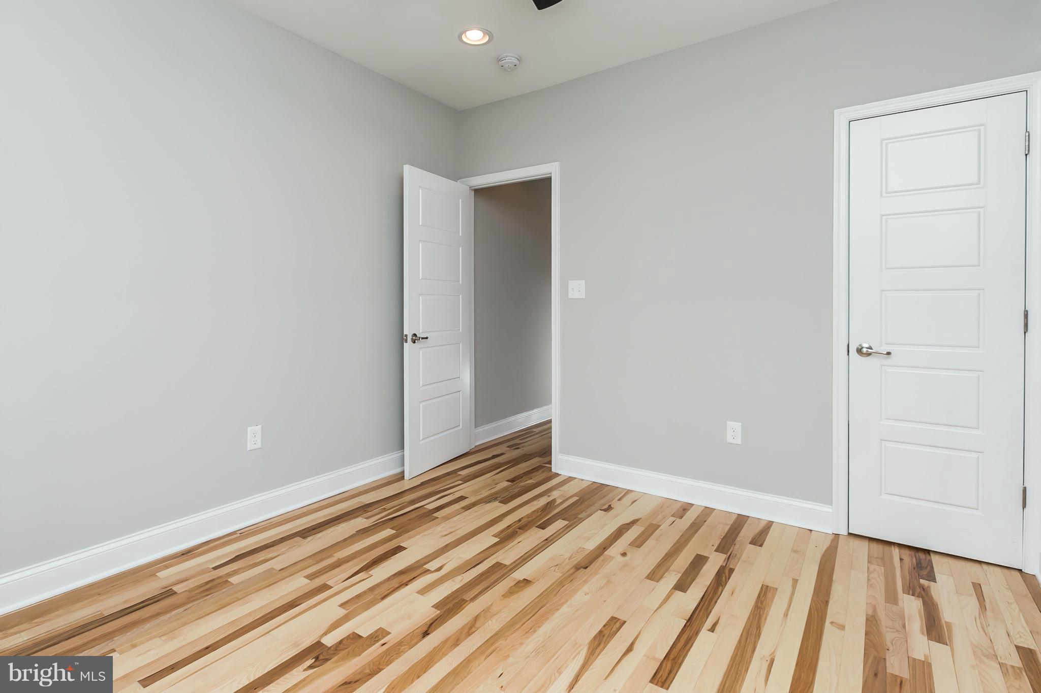 LOCUST POINT - Residential