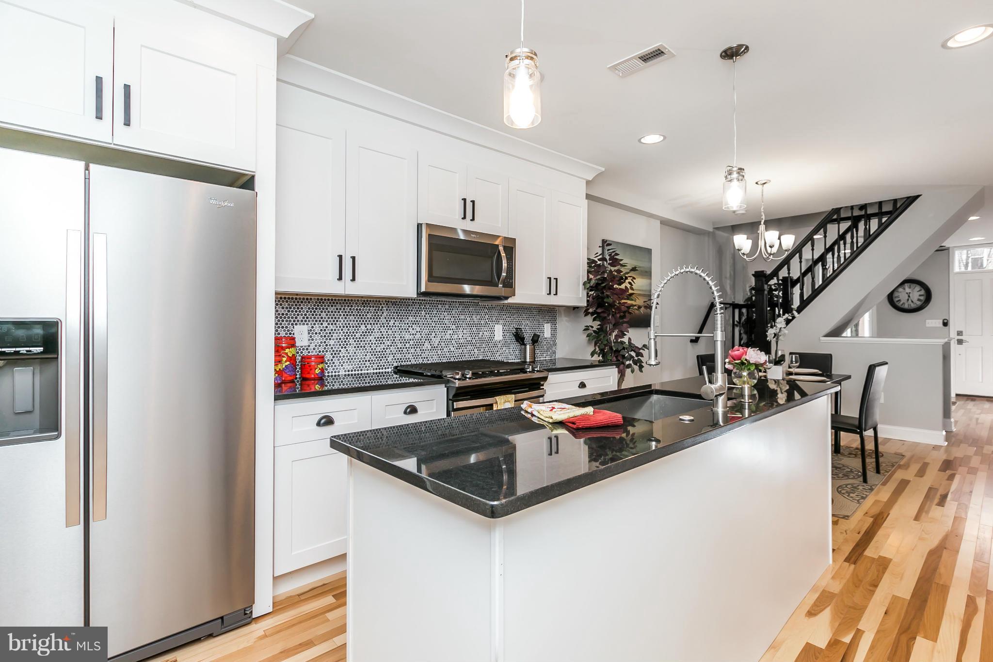 LOCUST POINT - Residential