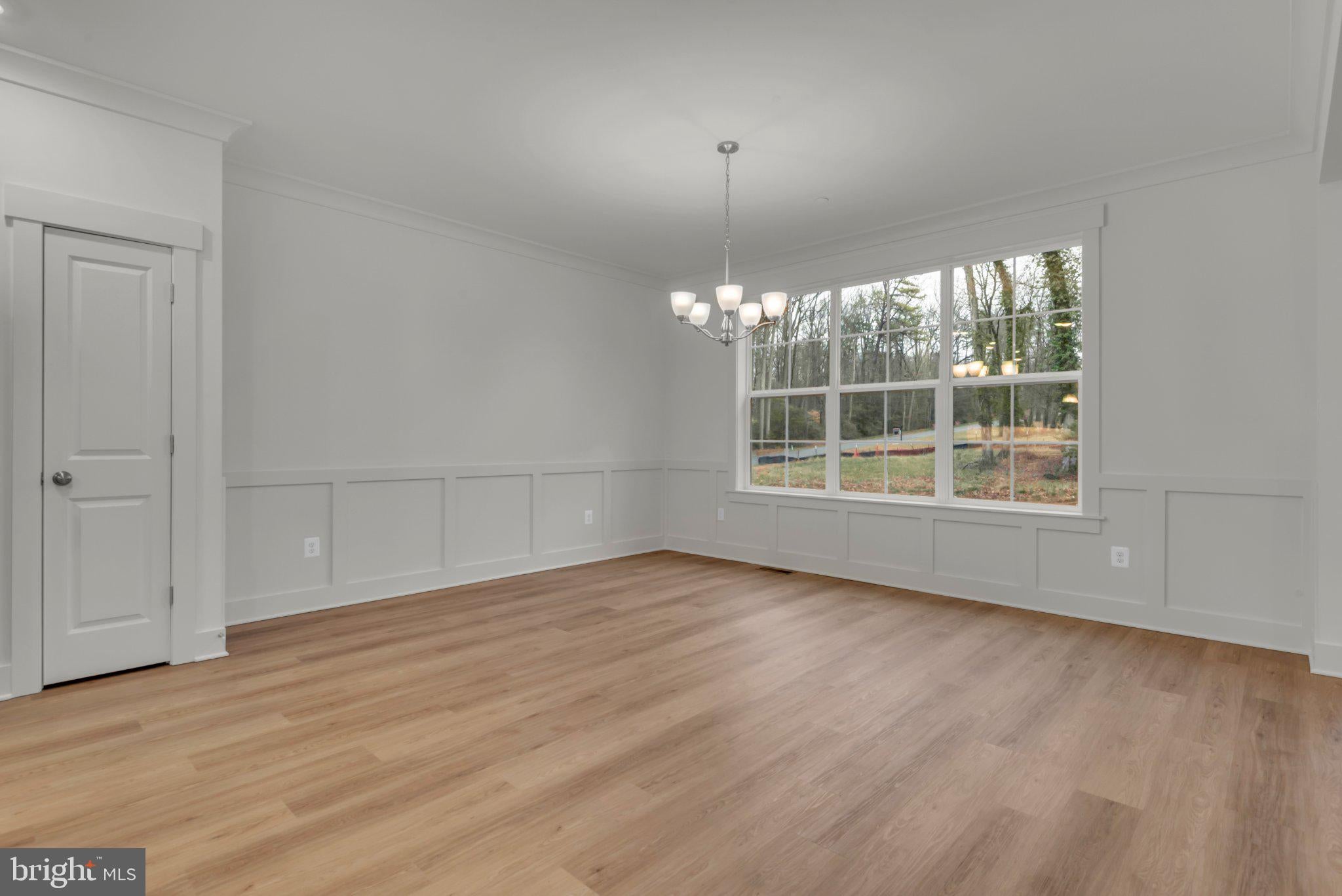 995 ARUNDEL DRIVE