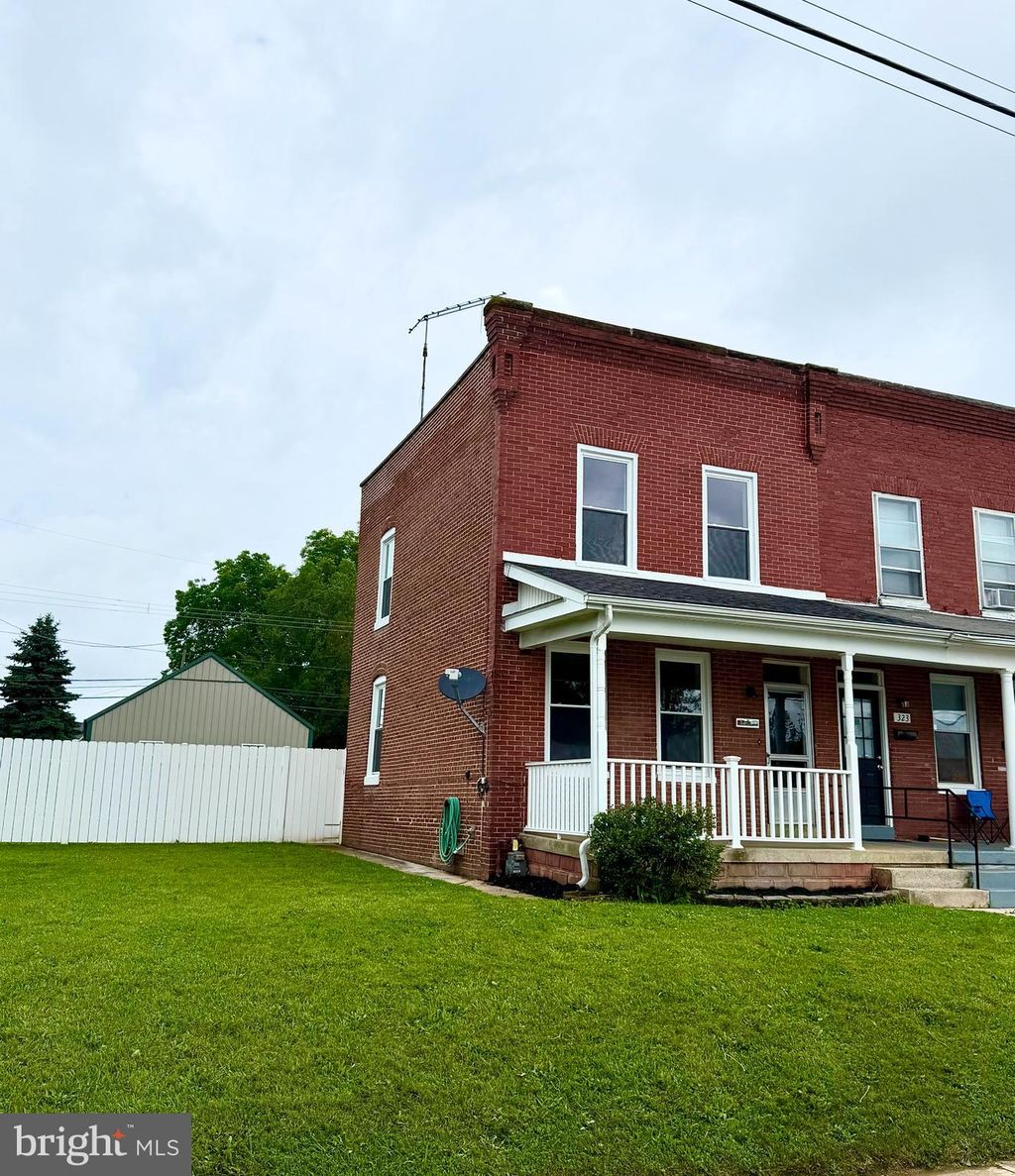 Photo of 325 Pine Street, HANOVER, PA 17331 (MLS # PAYK2084538)