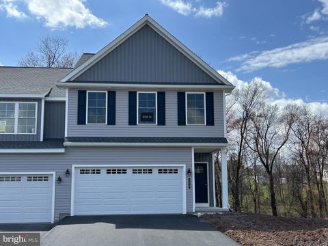 124 MAGNOLIA DRIVE MIDDLETOWN PA 17057