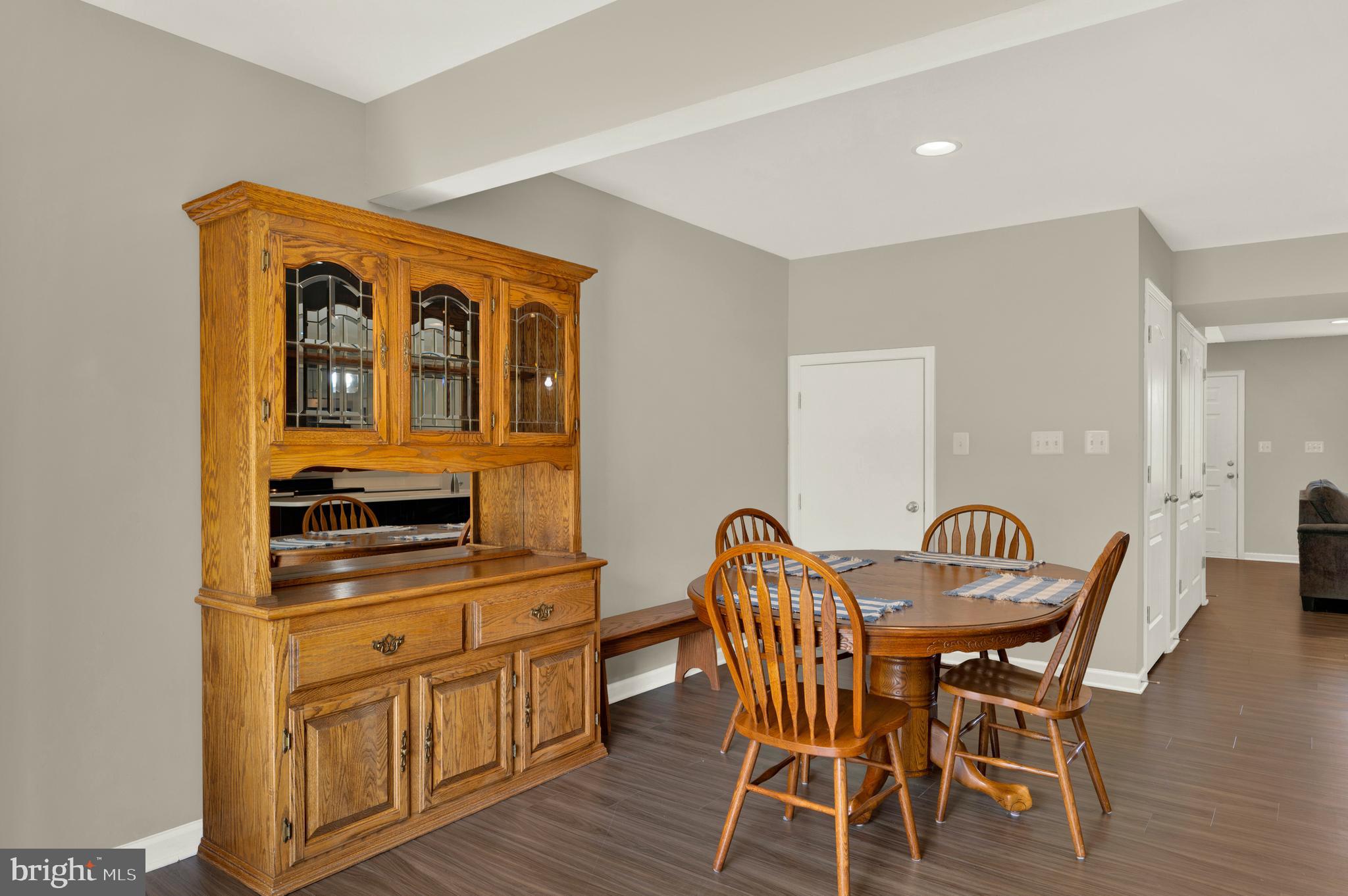 WHISPERING PINES - Residential