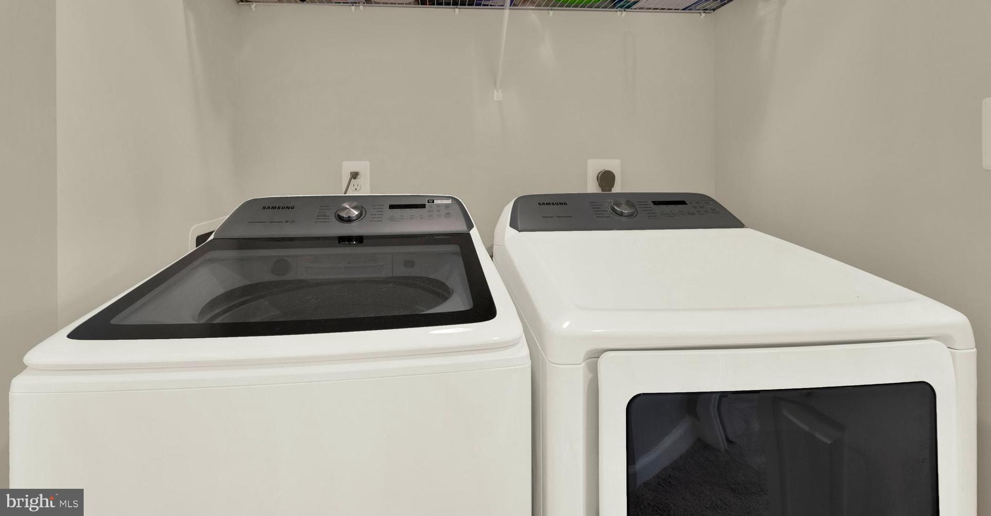 WHISPERING PINES - Residential