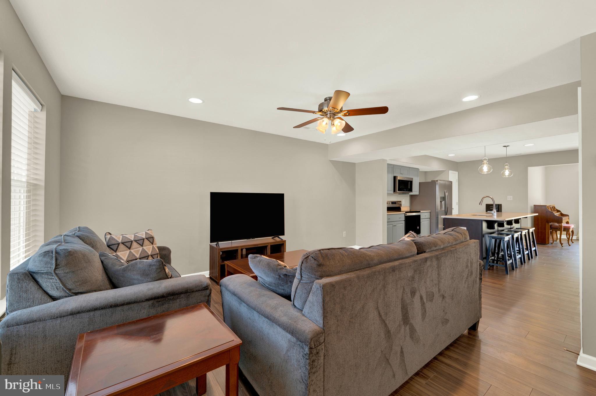 WHISPERING PINES - Residential