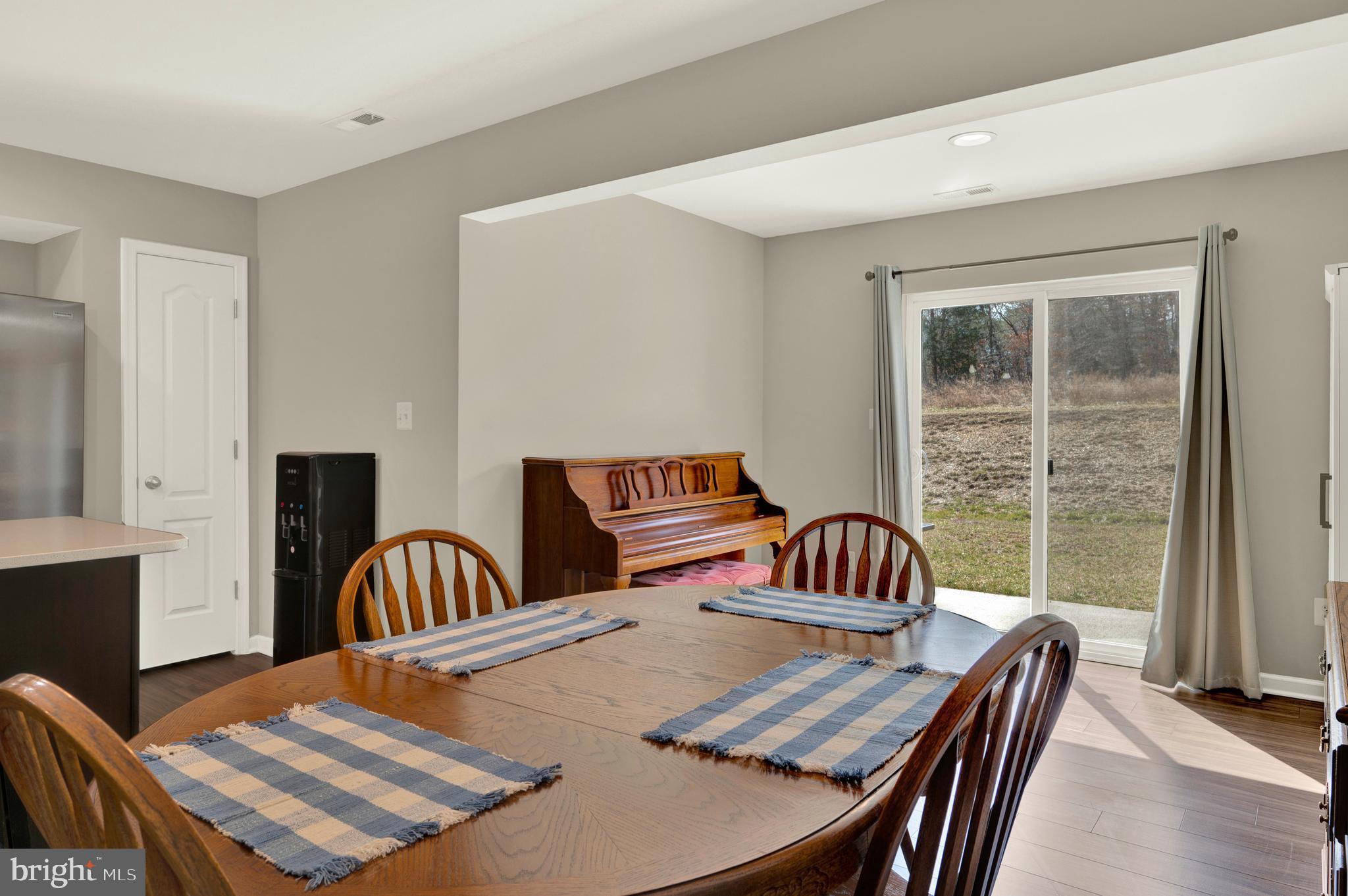 WHISPERING PINES - Residential