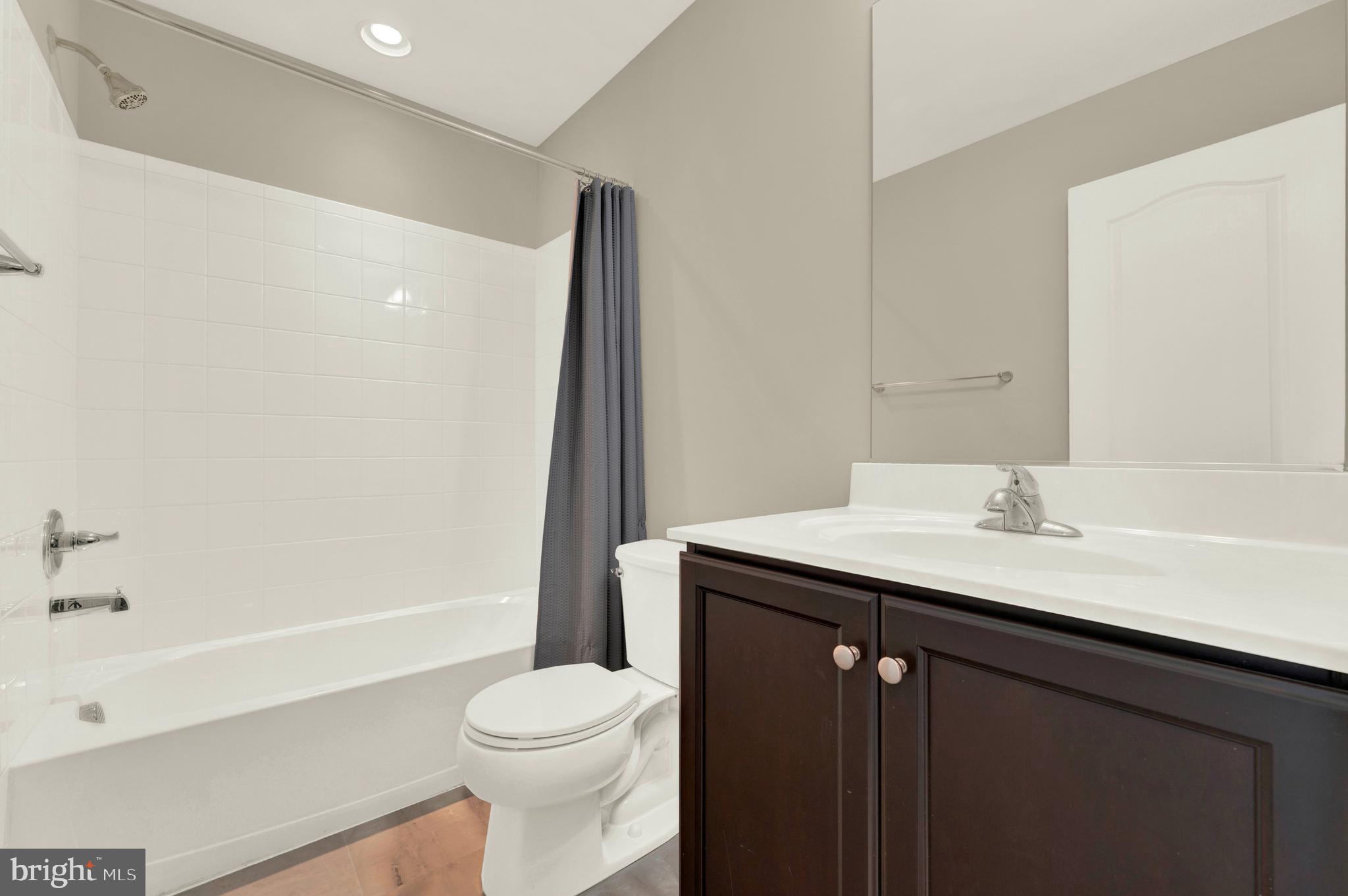 WHISPERING PINES - Residential