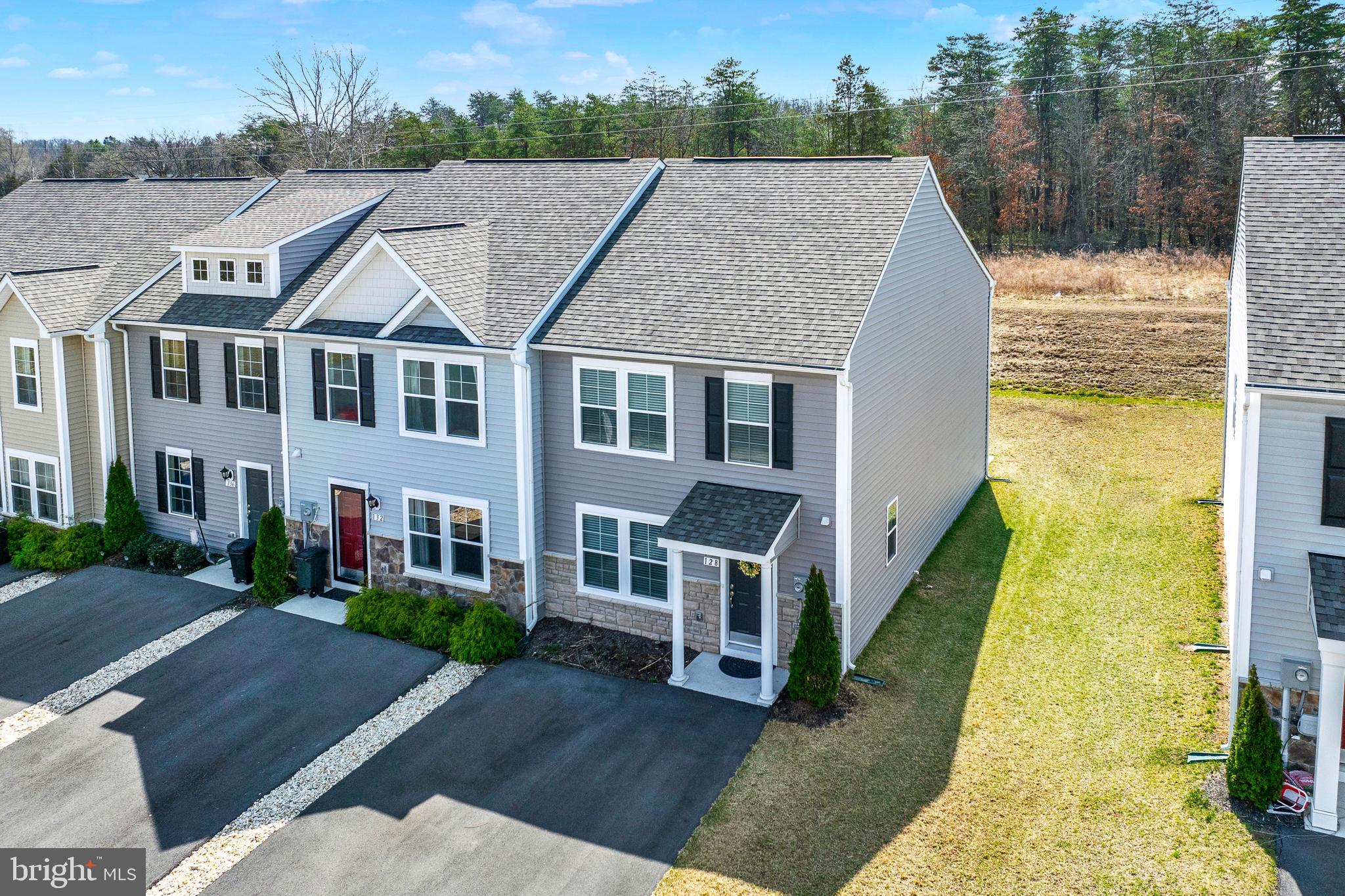 WHISPERING PINES - Residential