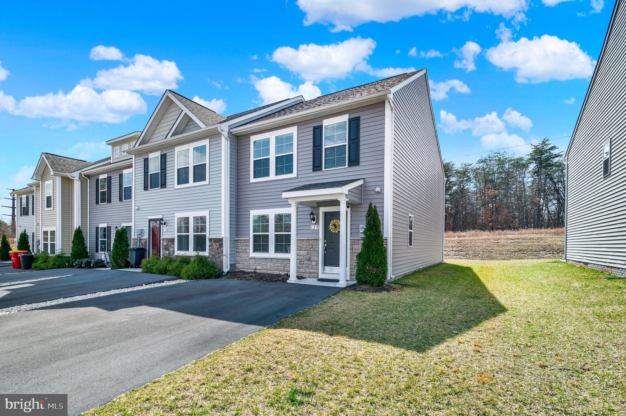 WHISPERING PINES - Residential