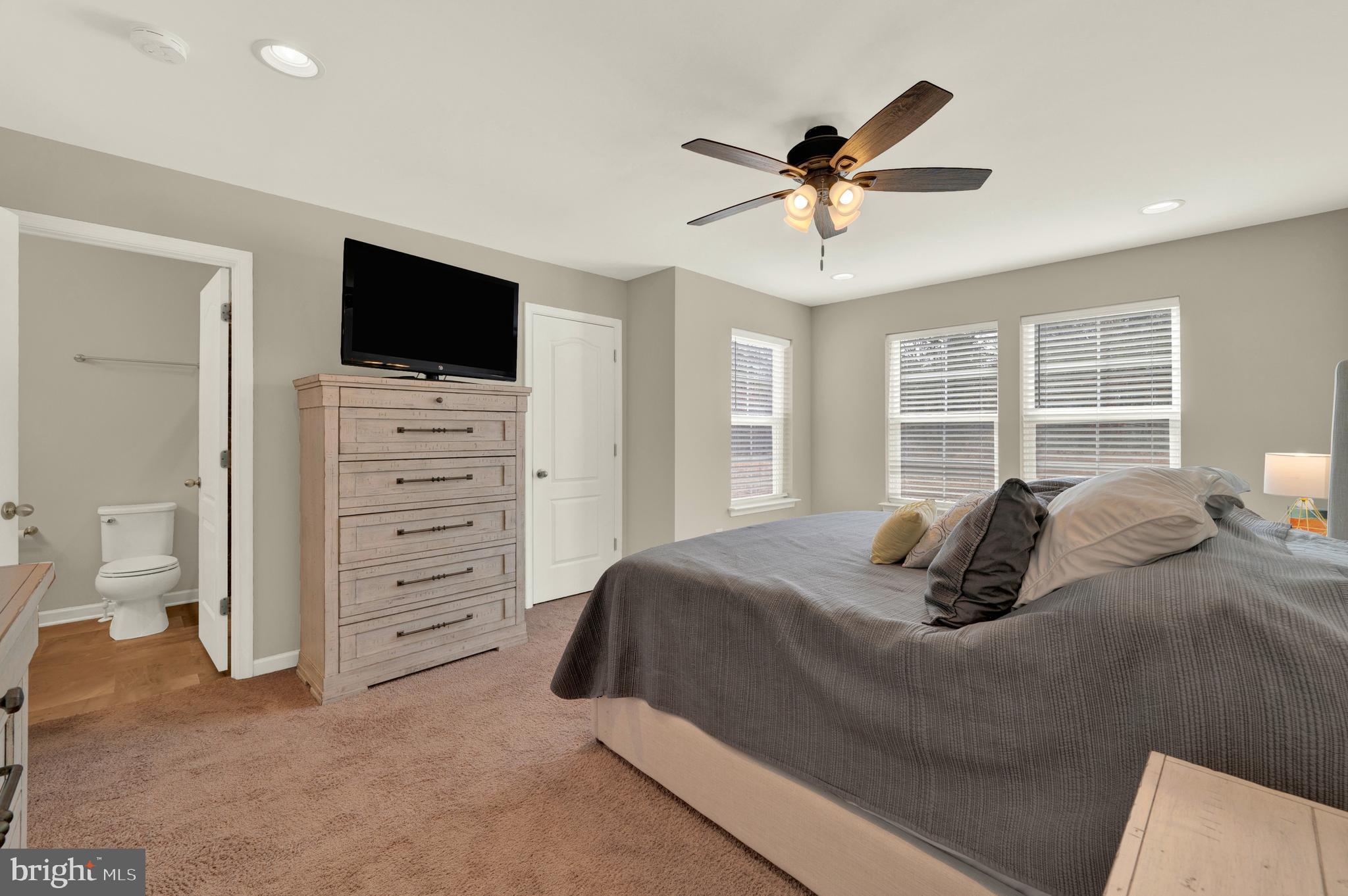 WHISPERING PINES - Residential