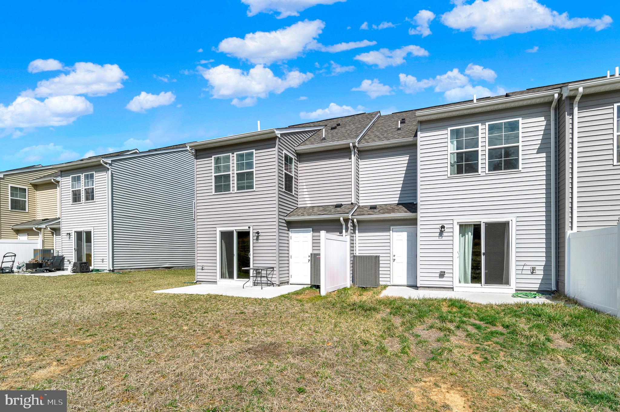 WHISPERING PINES - Residential