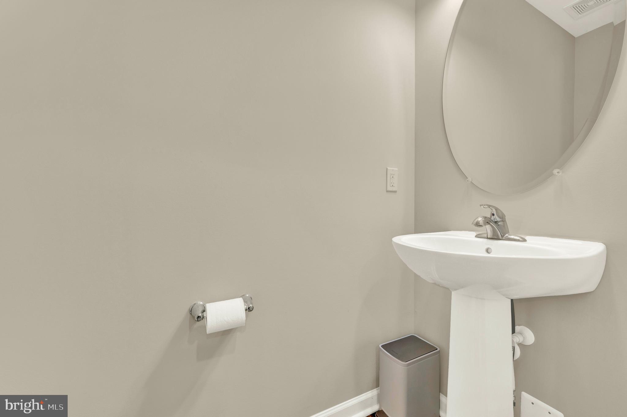 WHISPERING PINES - Residential