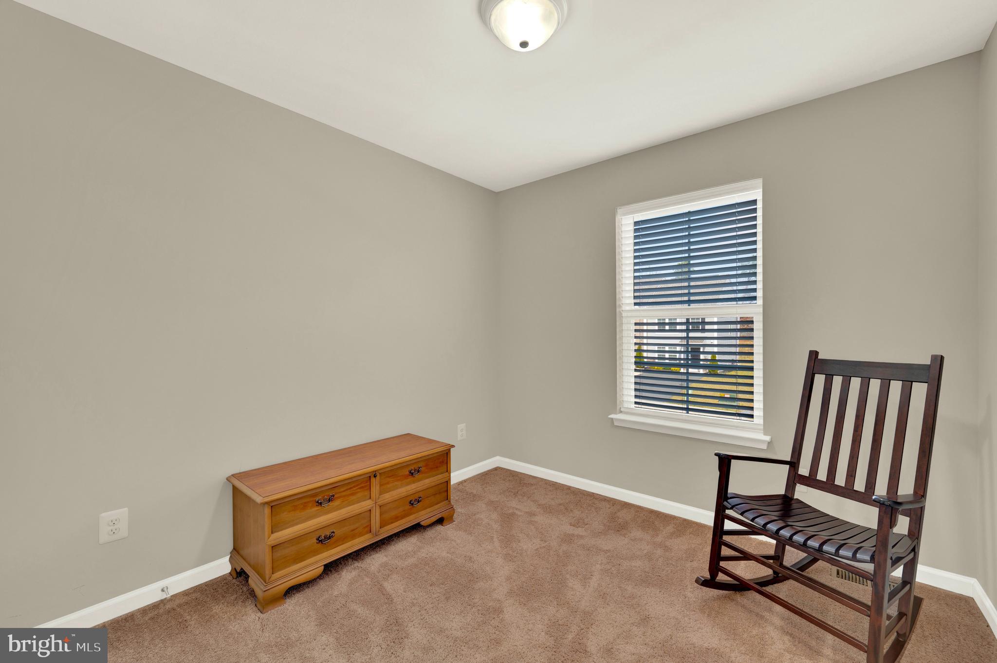 WHISPERING PINES - Residential