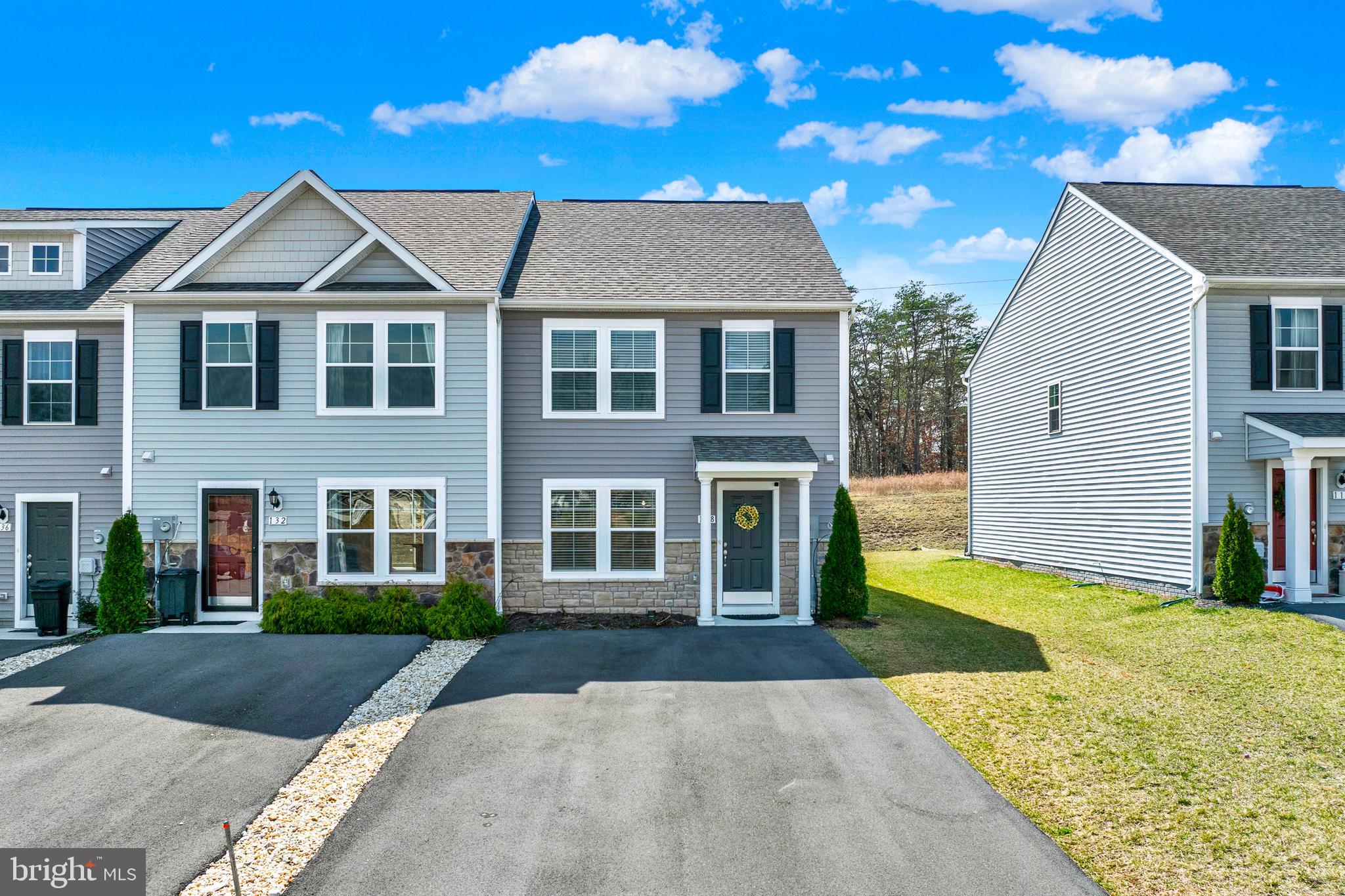 WHISPERING PINES - Residential