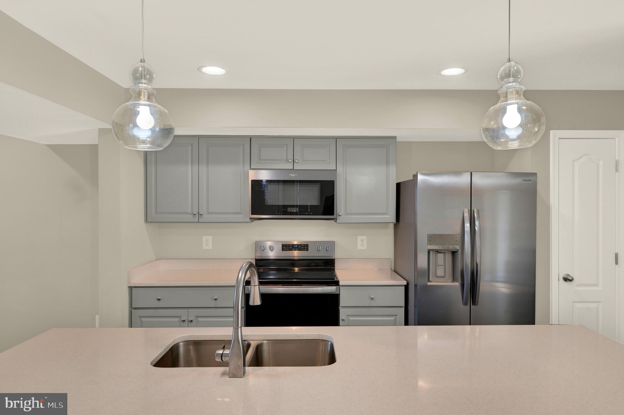 WHISPERING PINES - Residential