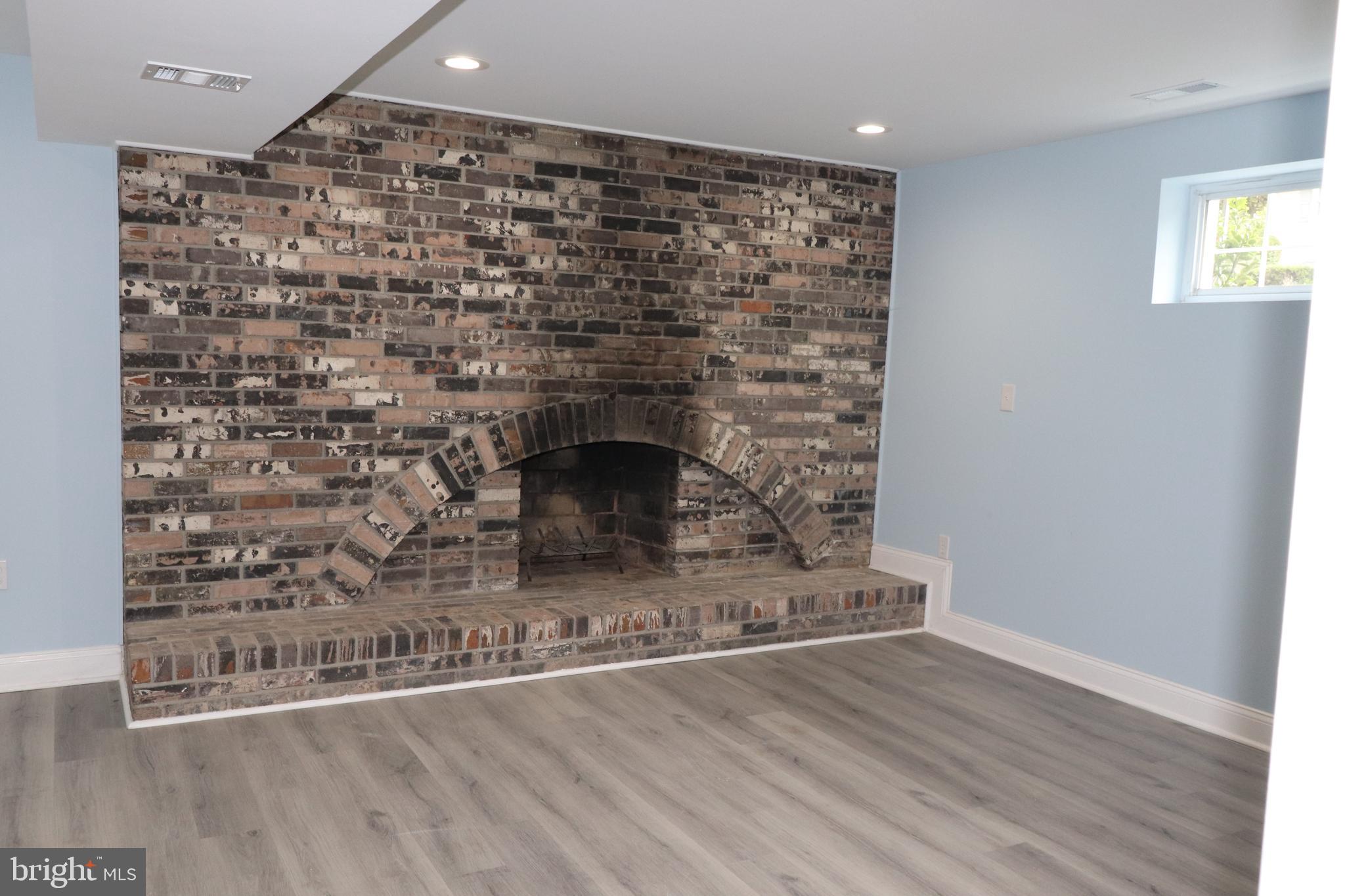 VALLEY VIEW - Residential Lease