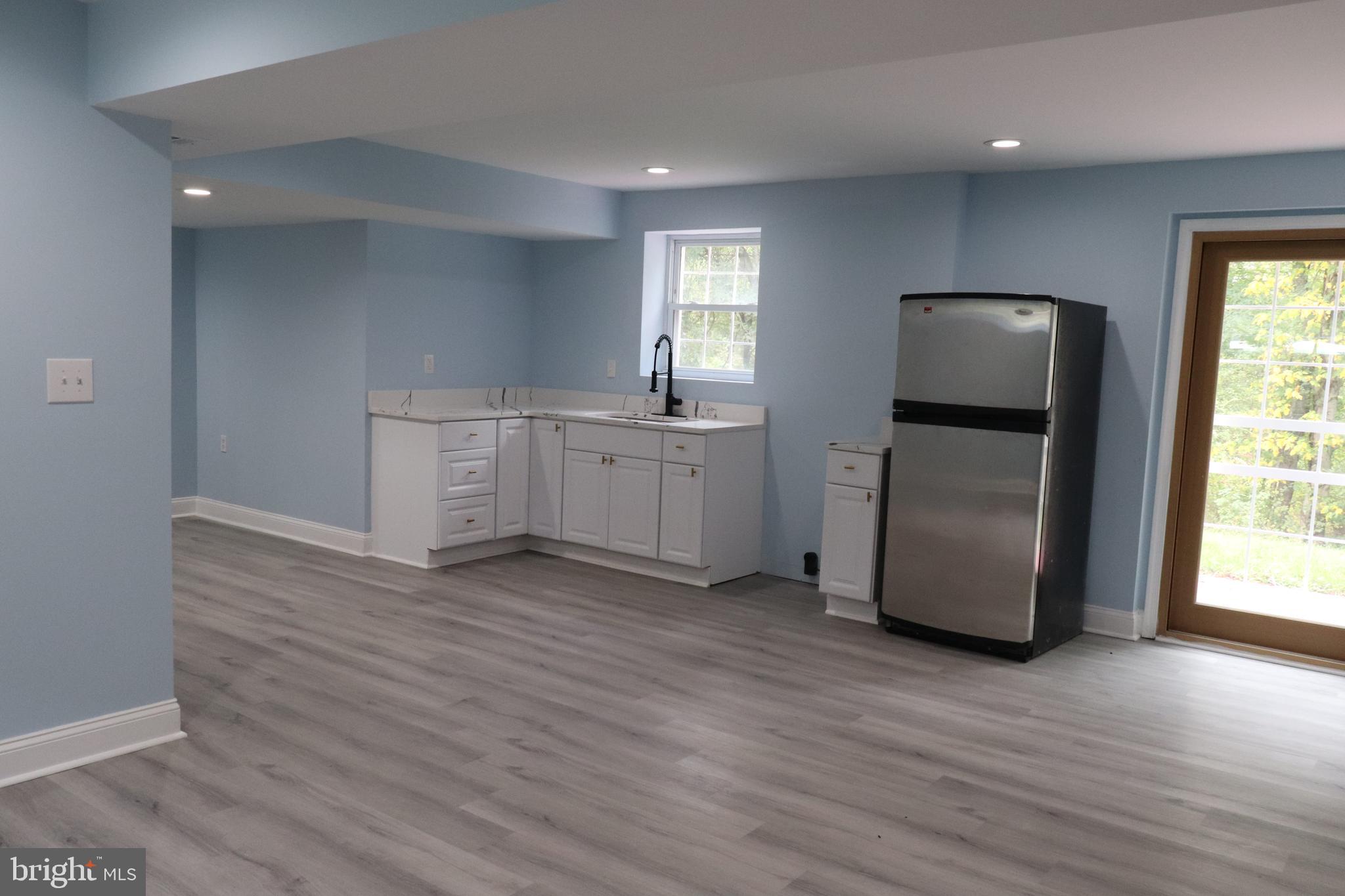 VALLEY VIEW - Residential Lease