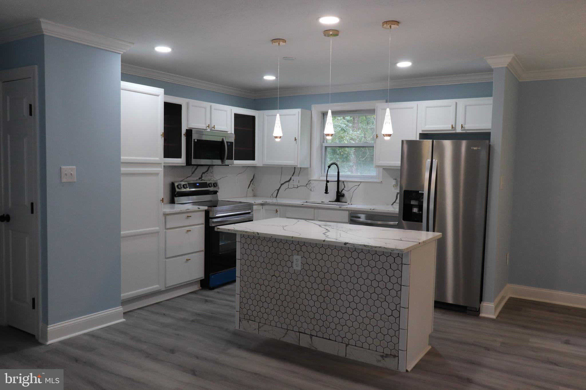 VALLEY VIEW - Residential Lease