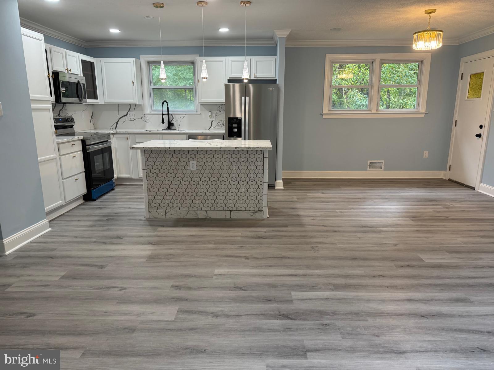 VALLEY VIEW - Residential Lease