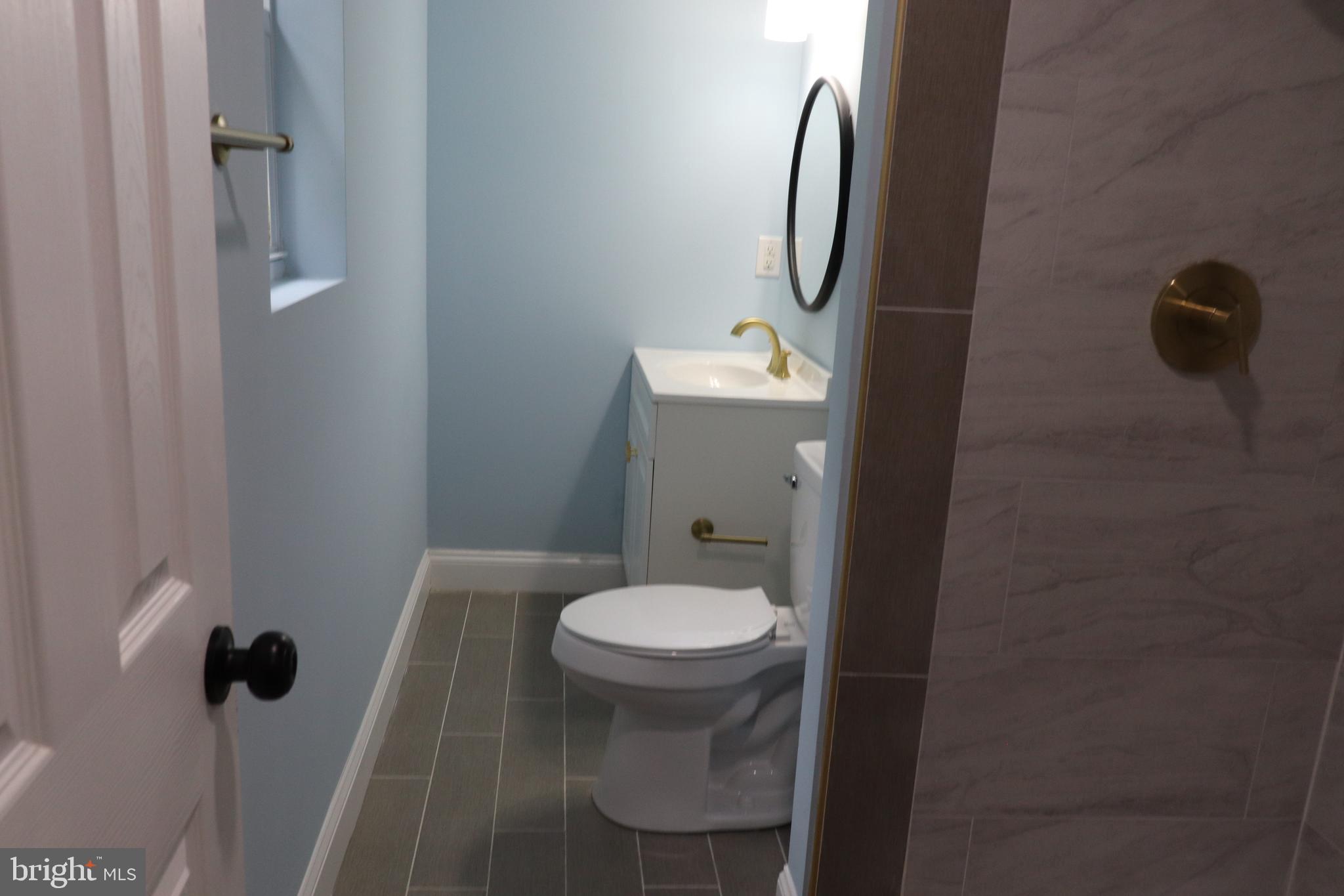 VALLEY VIEW - Residential Lease