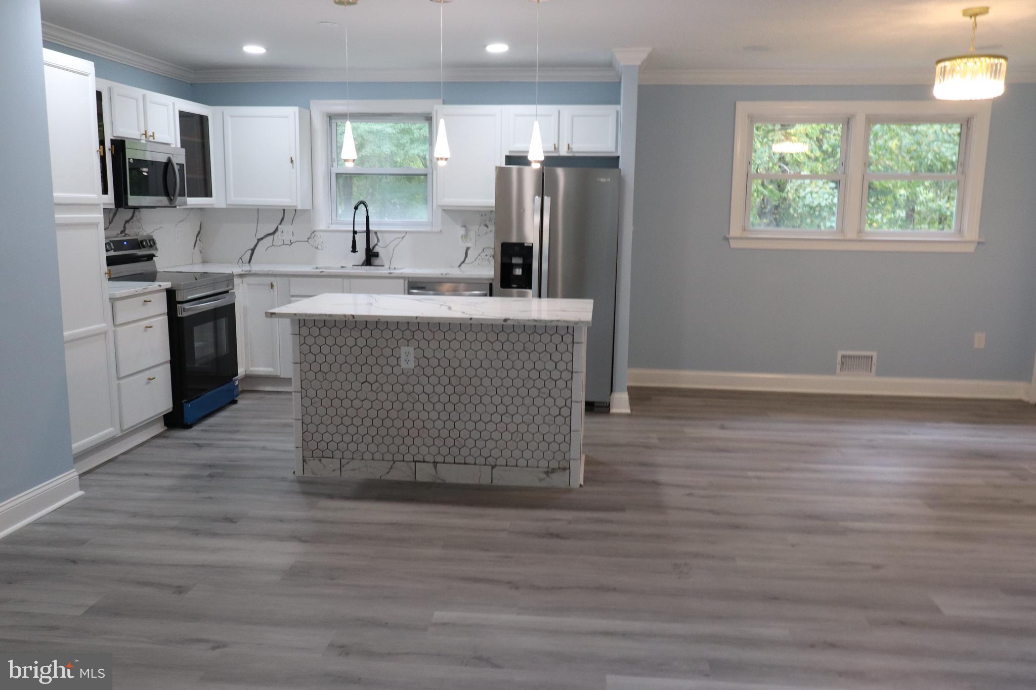 VALLEY VIEW - Residential Lease