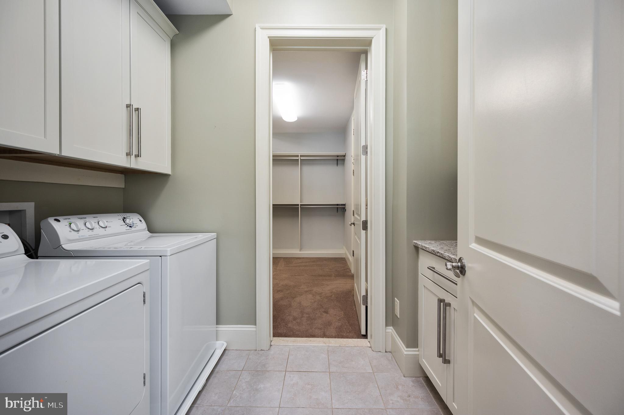 AMELIA SQUARE - Residential