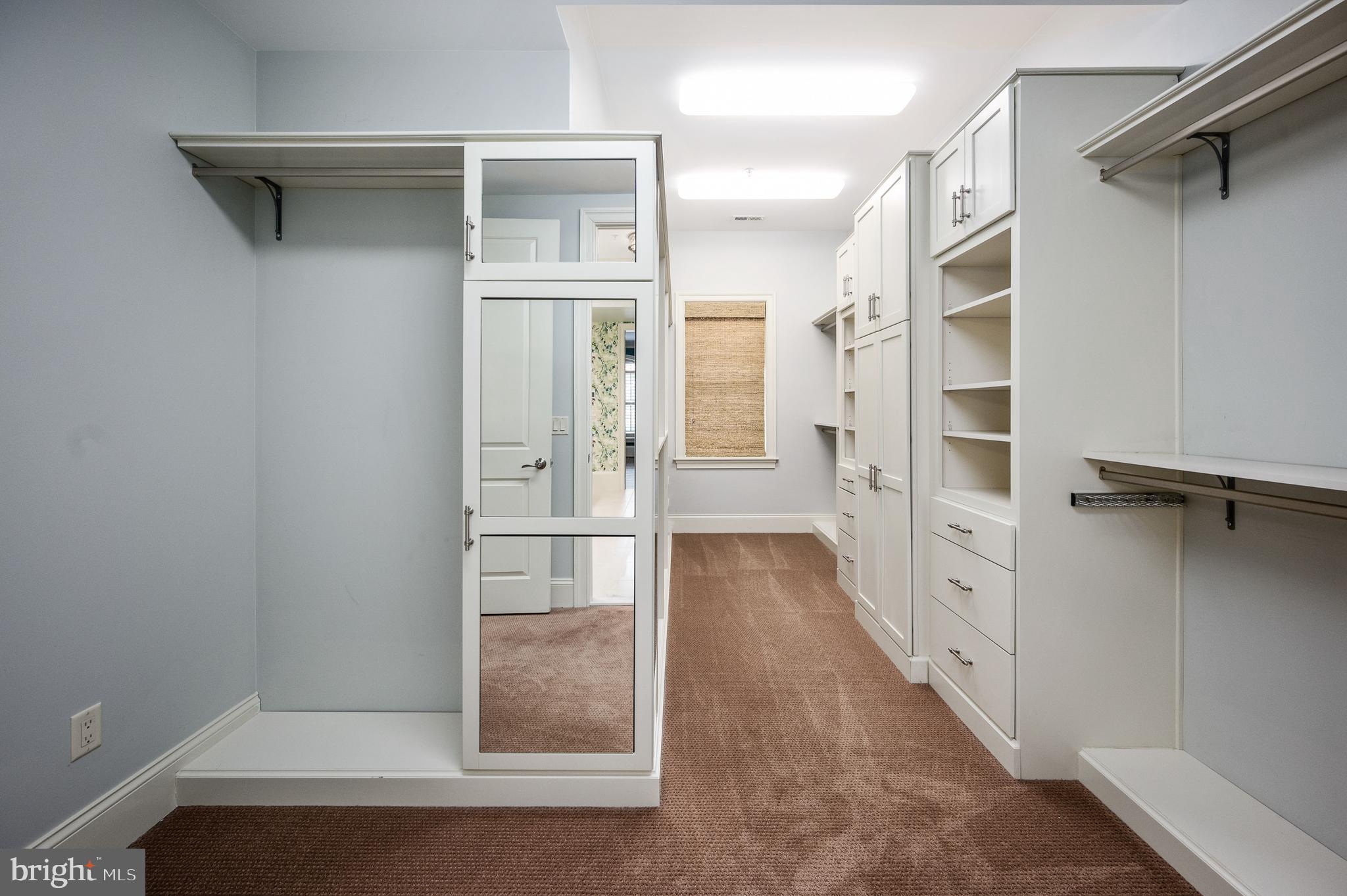 AMELIA SQUARE - Residential