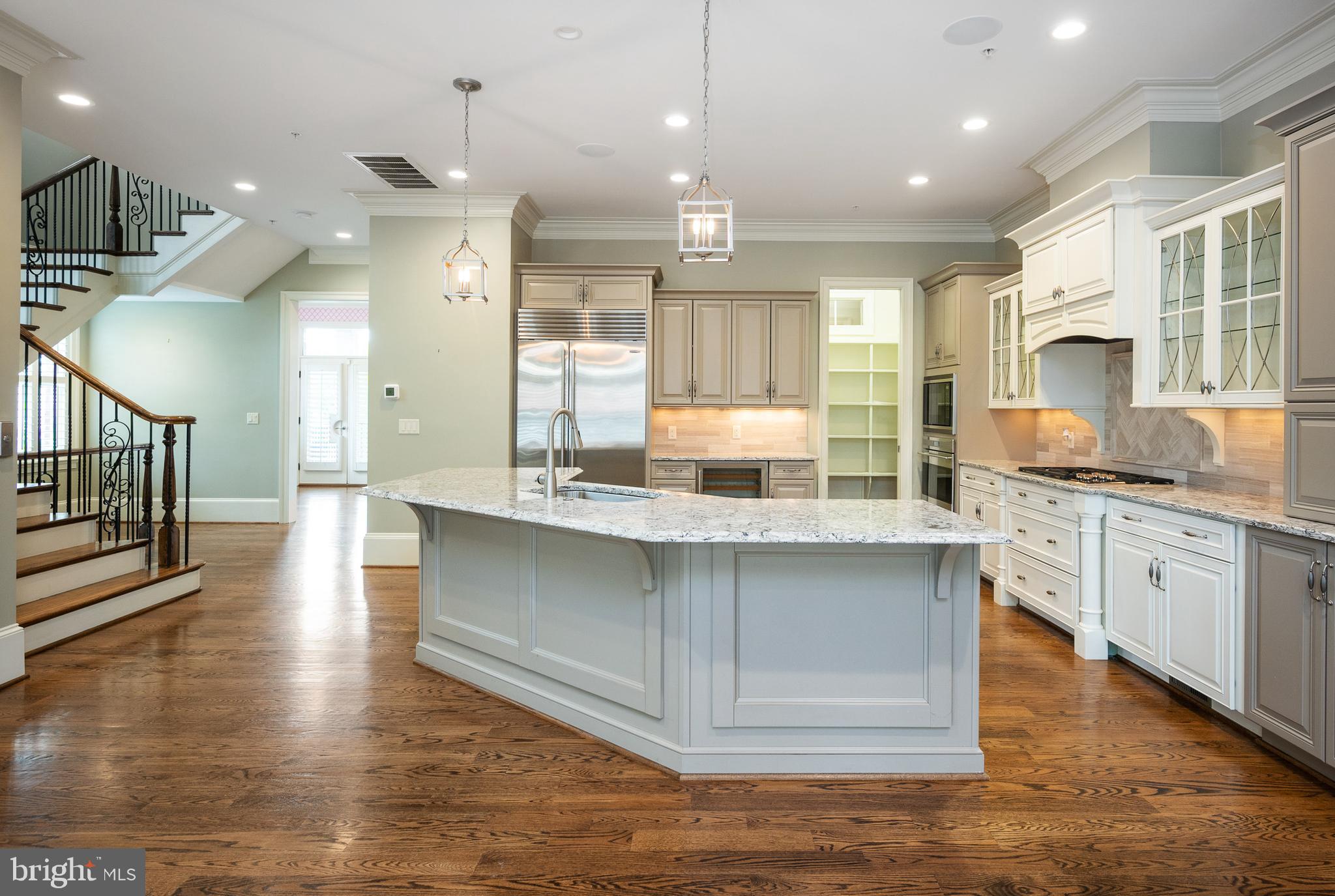 AMELIA SQUARE - Residential