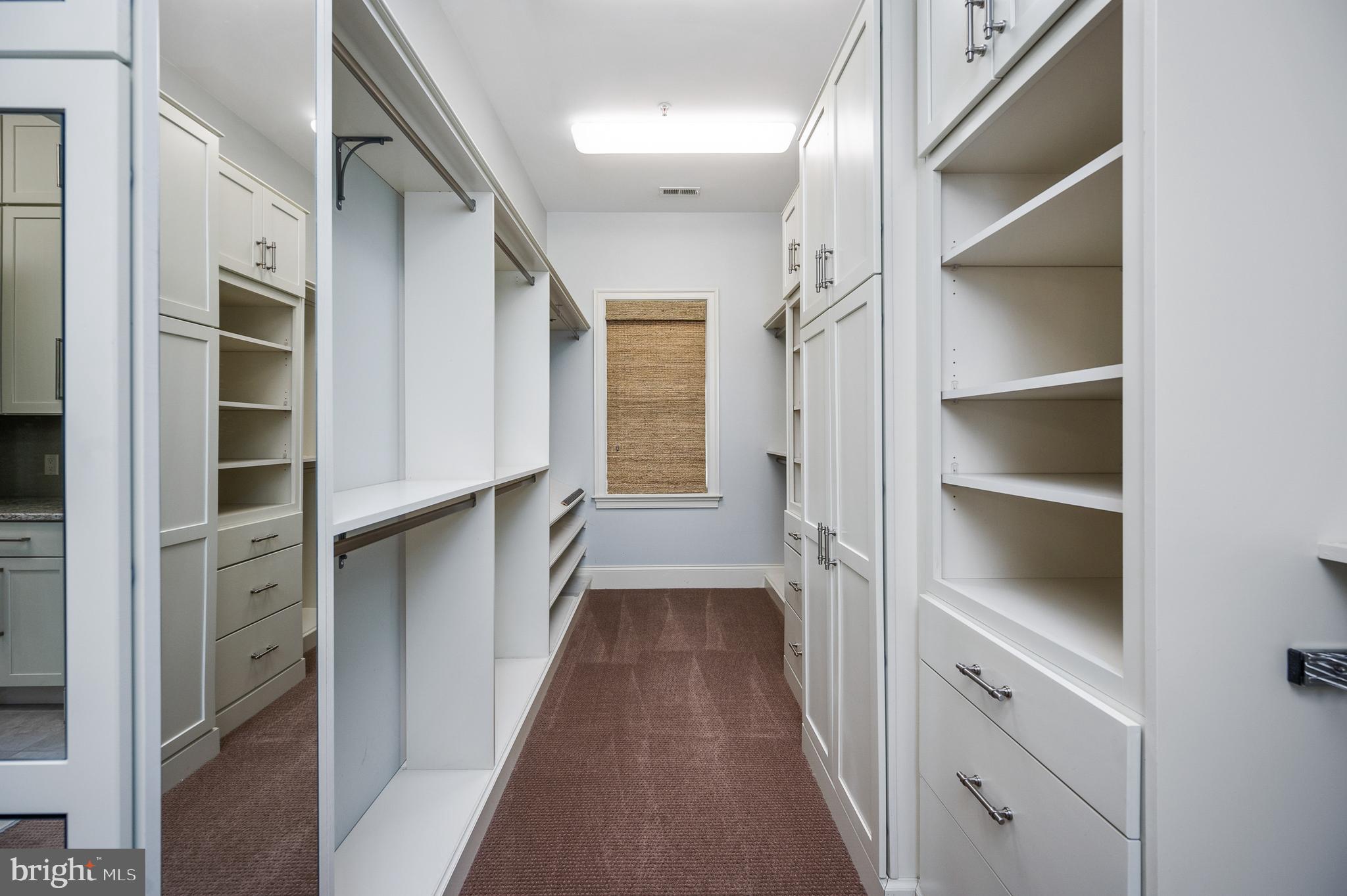 AMELIA SQUARE - Residential