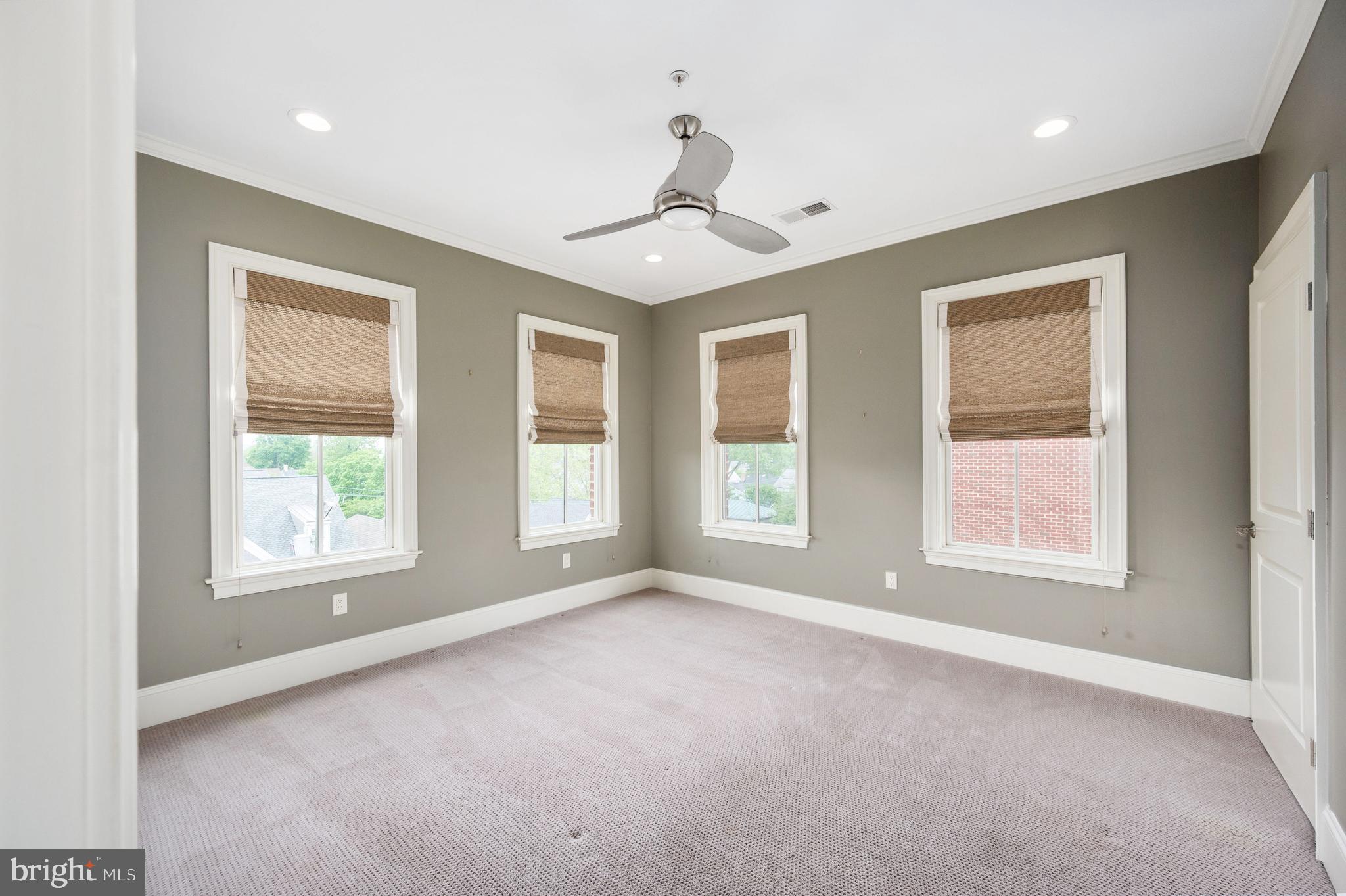 AMELIA SQUARE - Residential